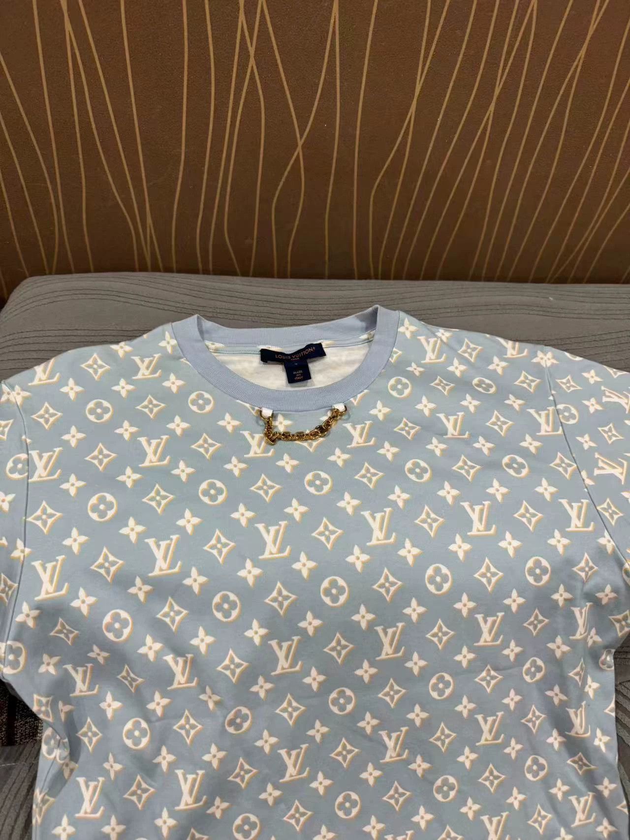 Louis Vuitton LV Short Sleeve T-Shirt S Like New Size S / US 4 / IT 40 - 2 Thumbnail