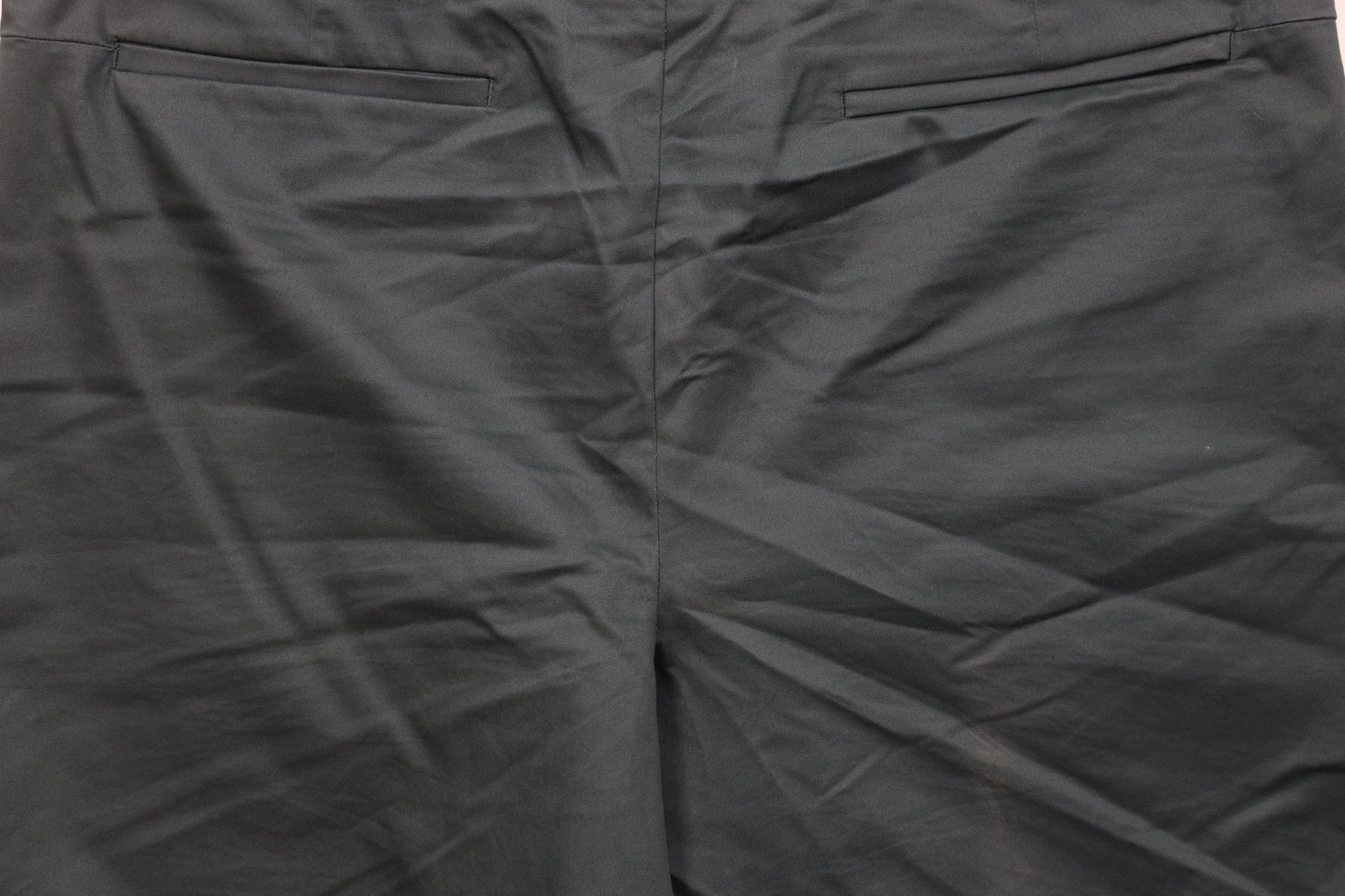 Banana Republic × Vintage Banana Republic Front Tech Above Knee Aiden Shorts Green Size US 38 / EU 54 - 9 Thumbnail