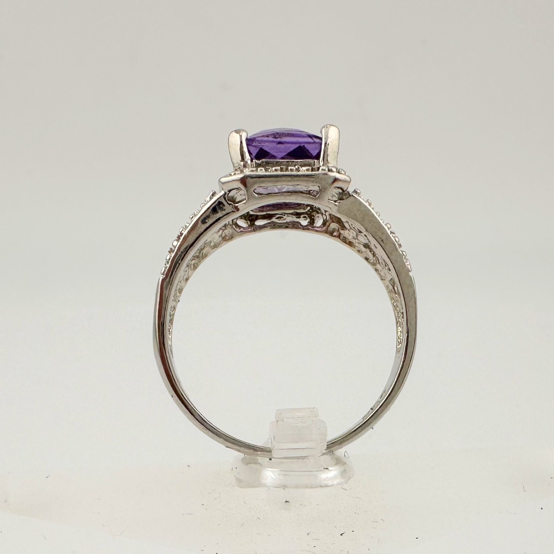 Other Beautiful Emerald Cut 2.25 Carat Amethyst Ring - Sz 8 Size ONE SIZE - 5 Thumbnail