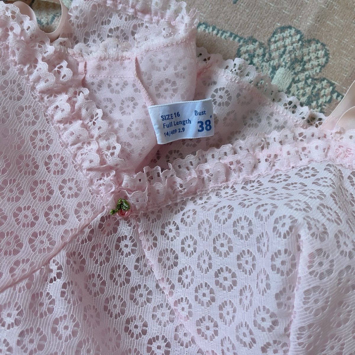 Vintage Vintage 1970s Pink Lace Lingerie Slip Dress (M–L) Size L / US 10 / IT 46 - 12 Thumbnail