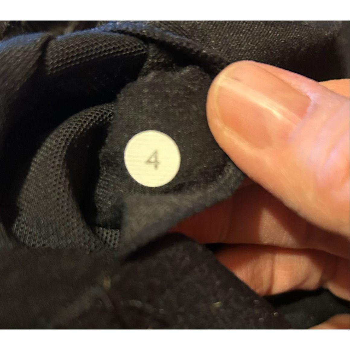 Lululemon Lululemon Black Gray Tank Top Athletic Workout Bra Top Size Size S / US 4 / IT 40 - 4 Thumbnail