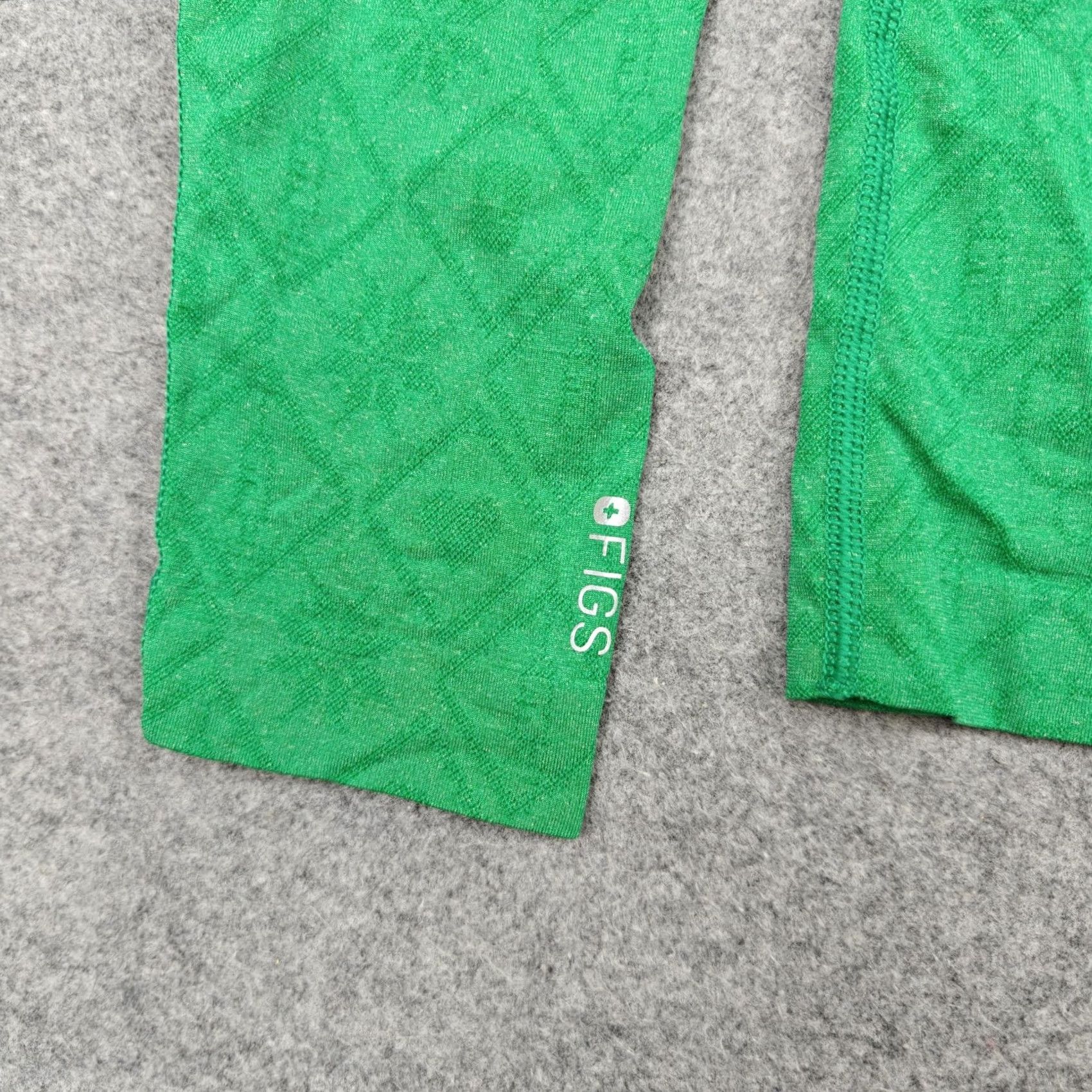 Layer 8 FIGS Shirt Womens Large Green Seamless Threads For Threads Base Layer Top Size L / US 10 / IT 46 - 6 Thumbnail