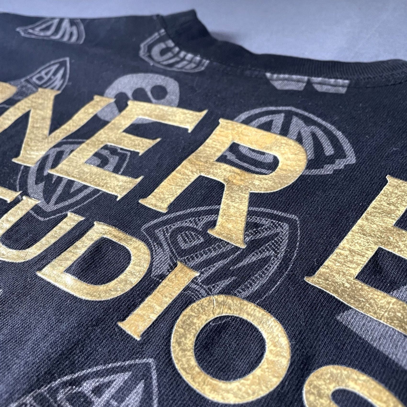 Vintage Warner Bros. Studios Spirit Jersey Adult L Black Logo Print 100th Anniversary Signature Theme Retro Movie Mens Regular Long Sleeve Size US L / EU 52-54 / 3 - 7 Thumbnail