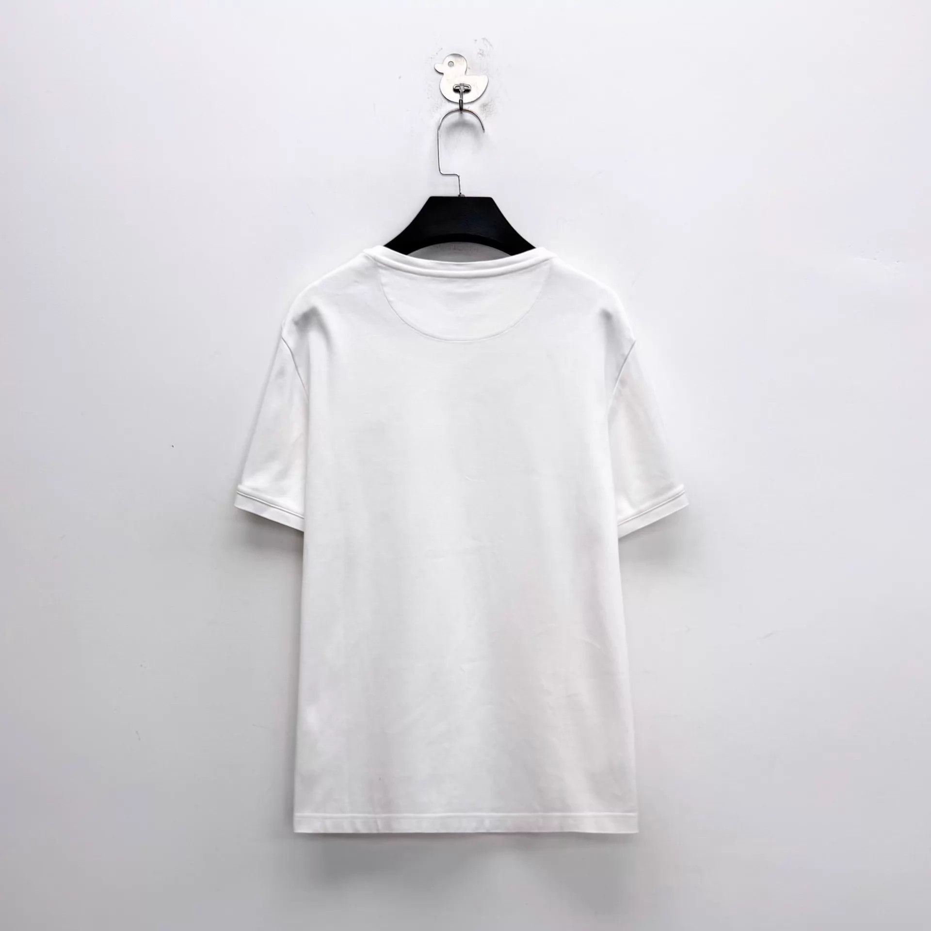 Fendi Fendi SS23 White Painted Patch Logo Tee M Size US M / EU 48-50 / 2 - 2 Thumbnail