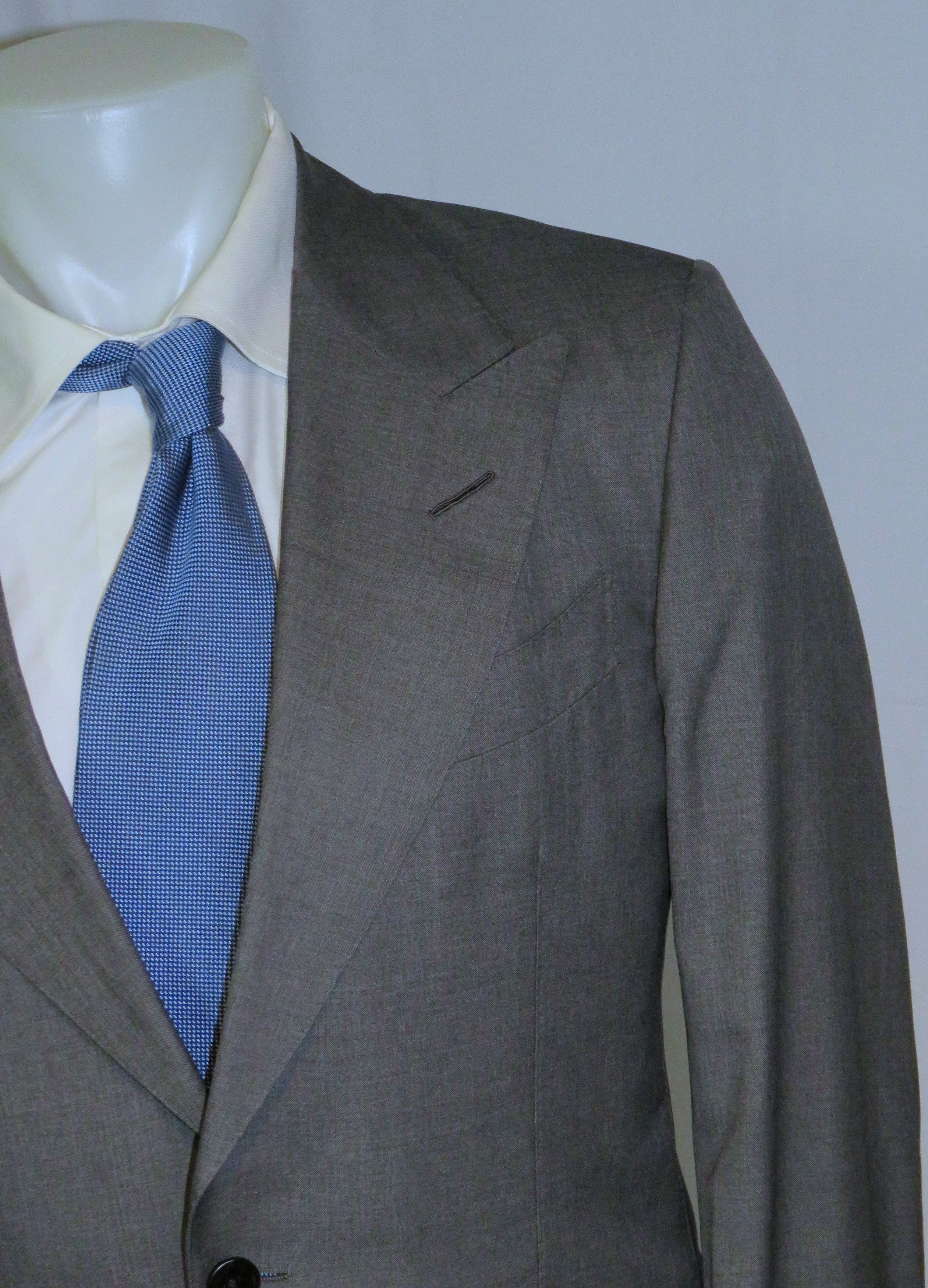 Tom Ford Shelton Current Silk Blend Solid Gray Two Button Suit 38R Size 38R - 4 Thumbnail
