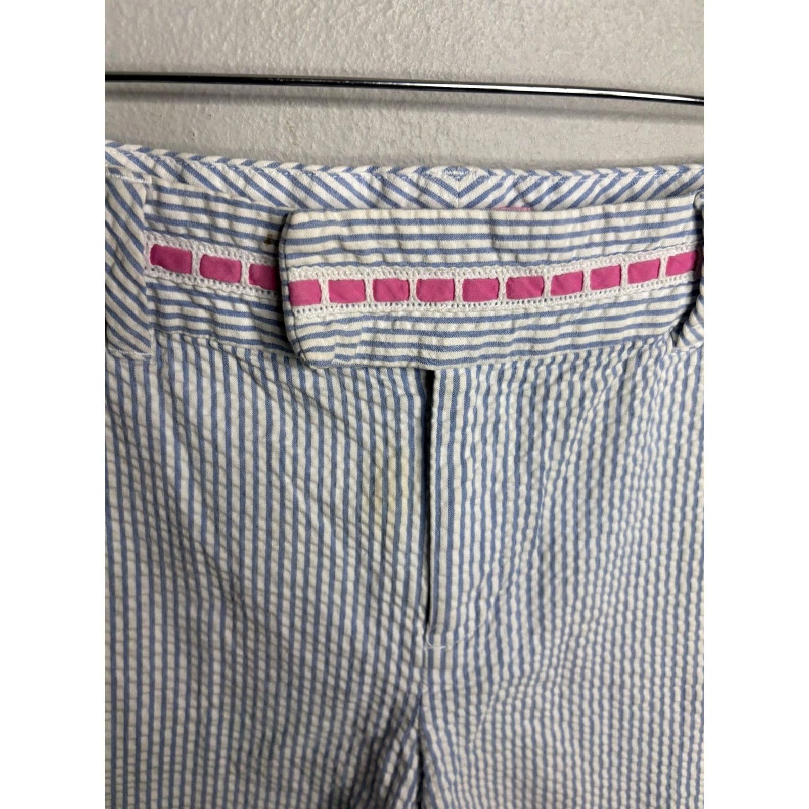 Lilly Pulitzer Lilly Pulitzer Shorts Womens 6 Blue White Seersucker Pink Trim Bermuda Casual Seersucker Cotton Spandex Button Pockets 7.5in Inseam Size 28" / US 6 / IT 42 - 3 Thumbnail