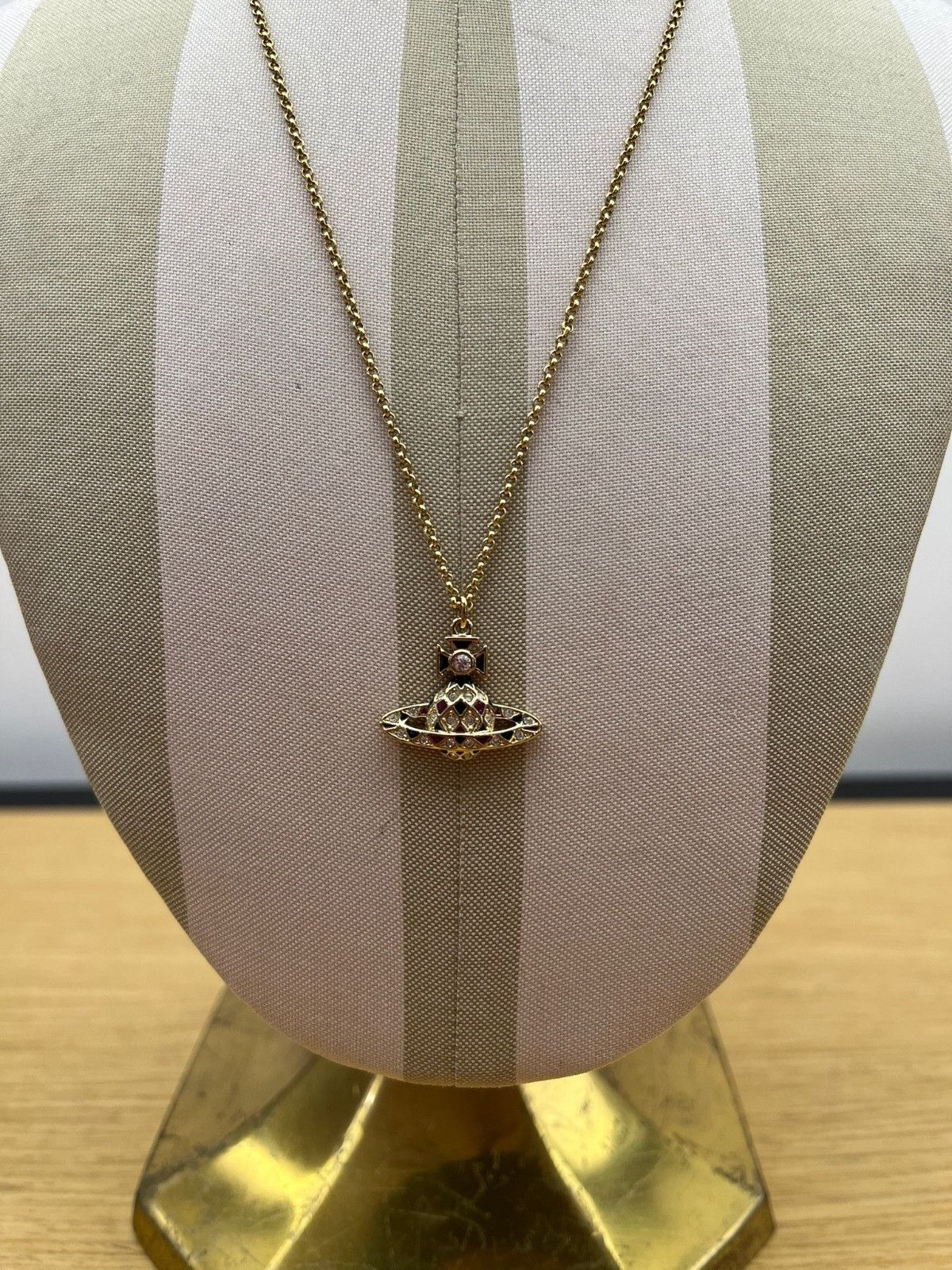 Vivienne Westwood o1f1d3z1025 Size: OS / Harlequin Small Bas Relief Necklaces Size ONE SIZE - 2 Thumbnail