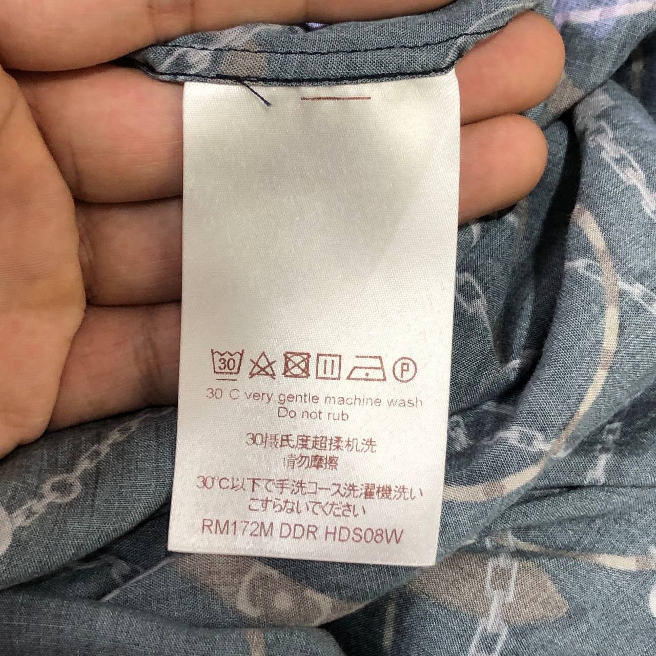 Louis Vuitton Louis Vuitton Chain Silk Button Down L/S Size US L / EU 52-54 / 3 - 13 Thumbnail