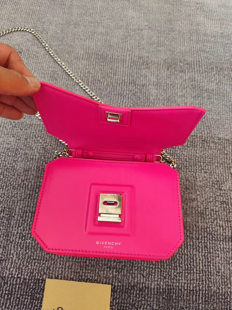 Givenchy Givenchy Salmon Pink Single Shoulder Crossbody Chain Bag Size ONE SIZE - 3 Thumbnail