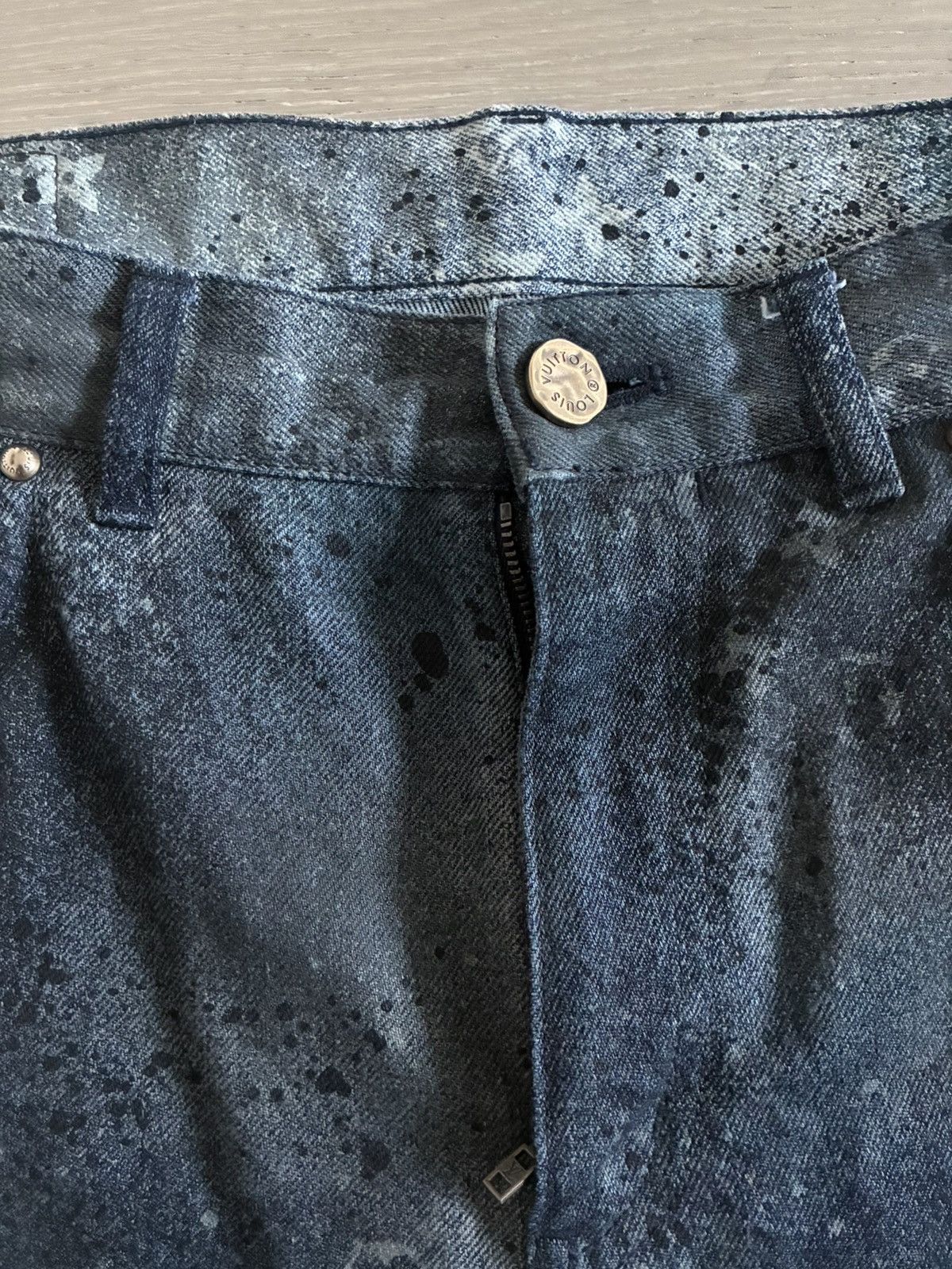 Louis Vuitton Louis Vuitton spray paint denim Size US 29 - 7 Thumbnail