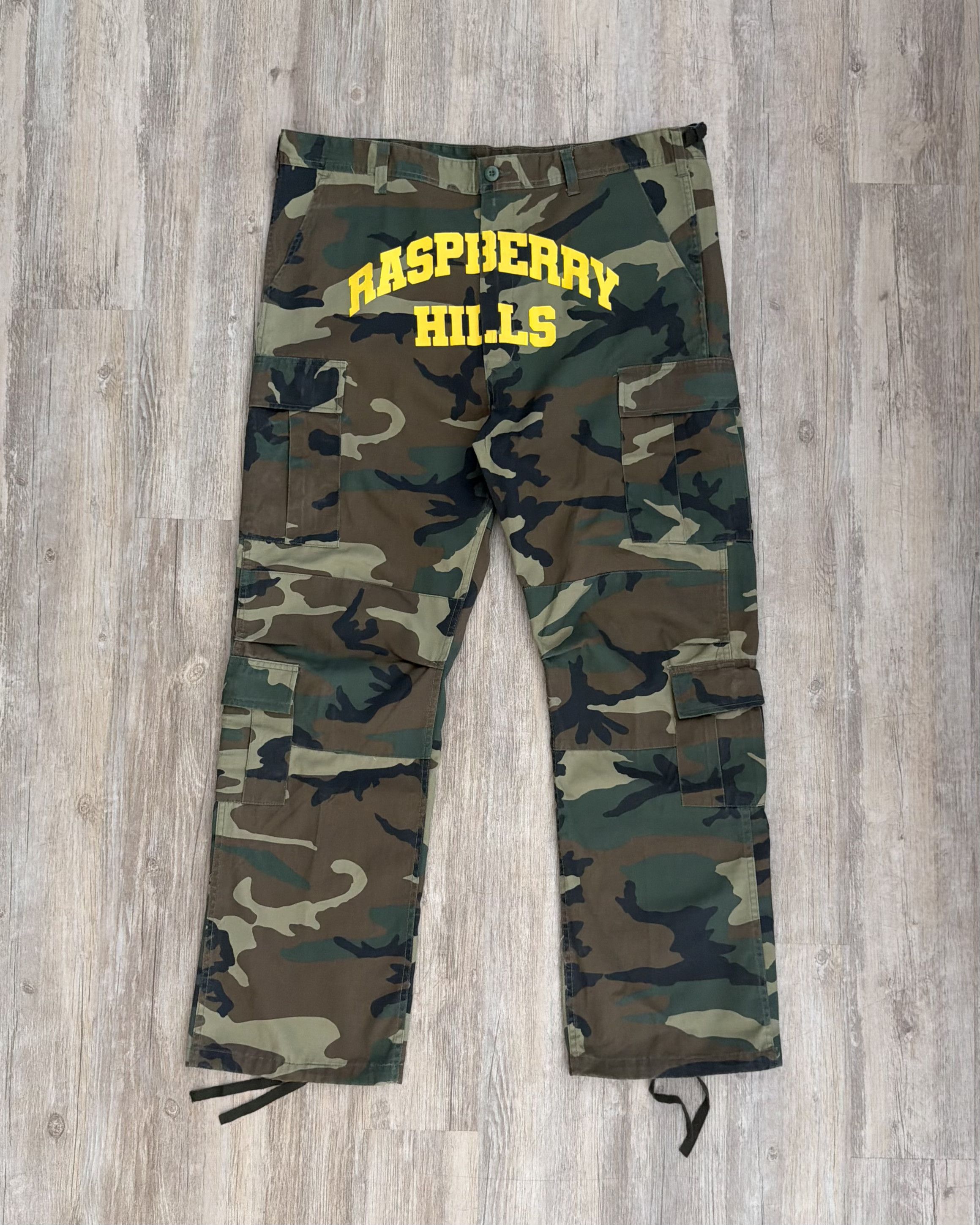 The GV Gallery GvGallery Raspberry Hills Cargo Pants Size US 32 / EU 48 - 1 Thumbnail