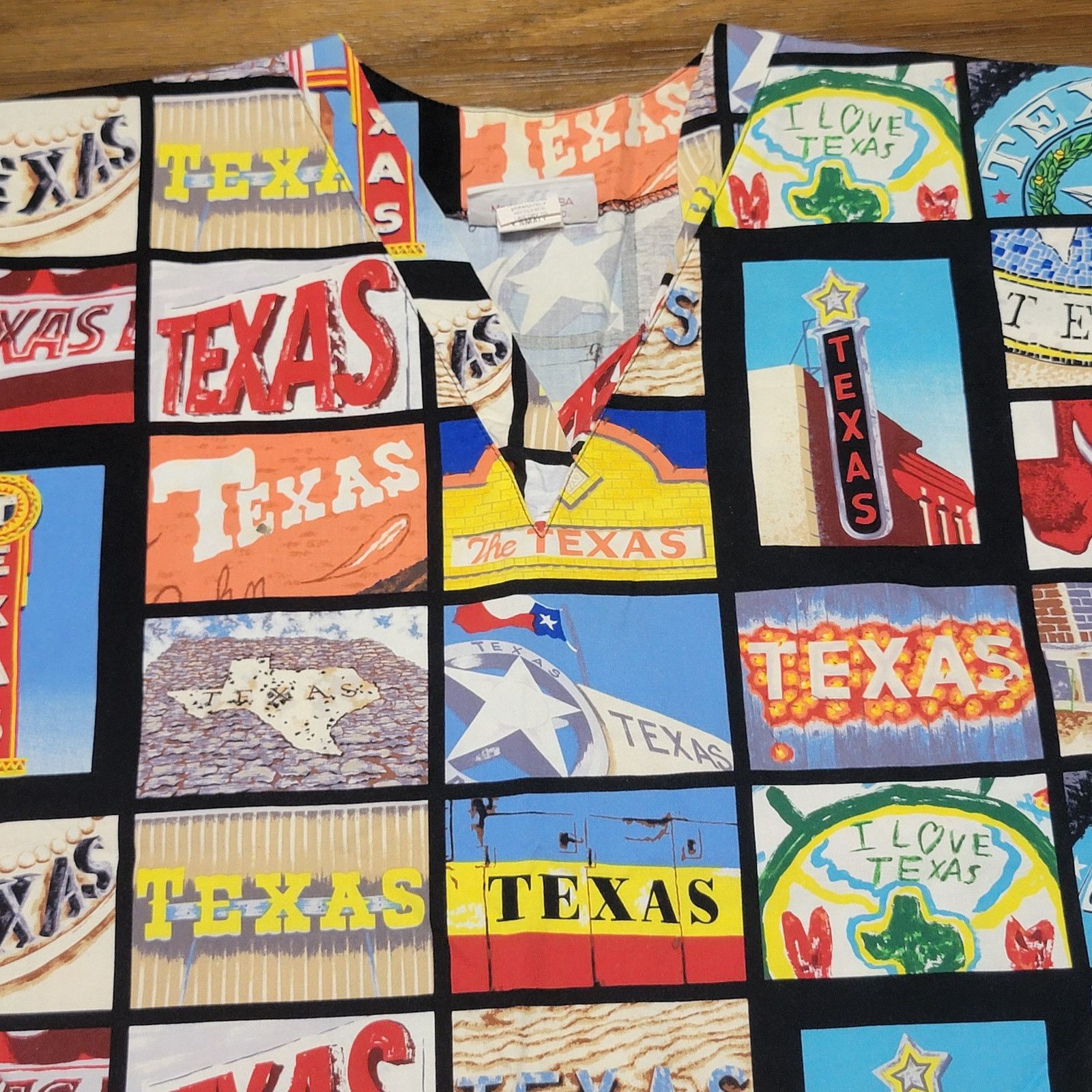 Other Texas Themed Scrub Top (Mad About Scrubs) - Size XS Size XS / US 0-2 / IT 36-38 - 2 Thumbnail