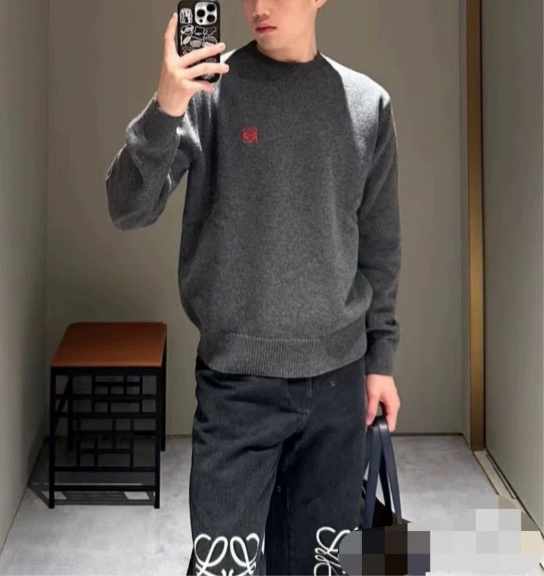 Loewe Loewe Small logo sweater Size L / US 10 / IT 46 - 1 Thumbnail