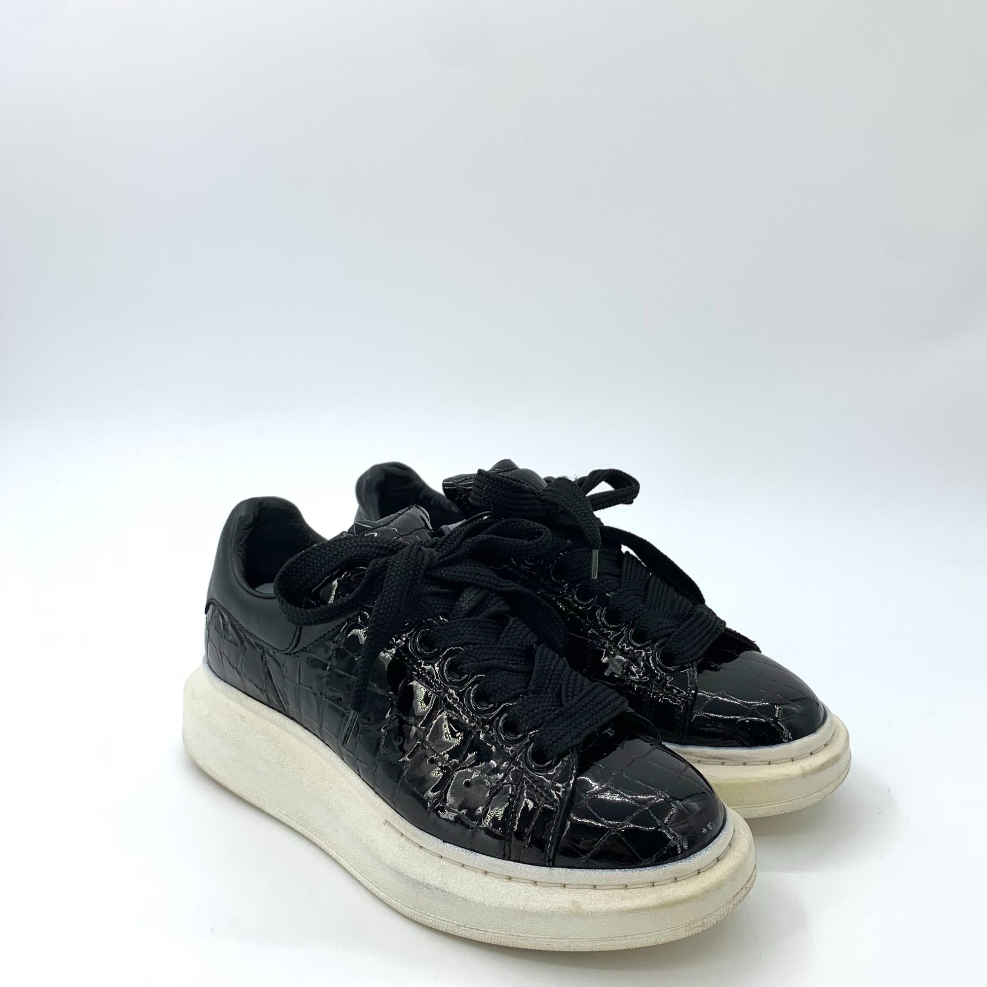 Alexander McQueen Alexander McQueen Black Croc-Embossed Leather Sneaker Size US 7 / IT 37 - 2 Thumbnail