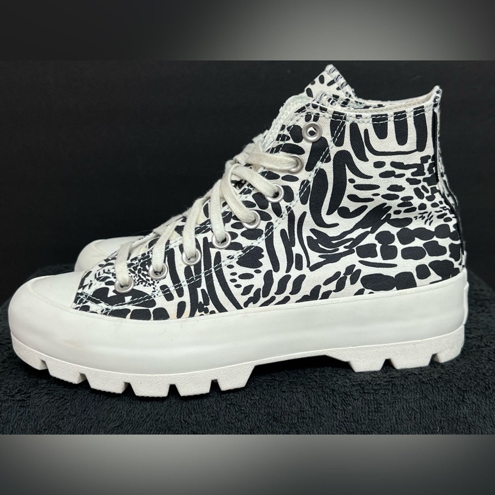 Converse Women’s Converse CTAS Lugged High Top Lift Animal Print Size US 8.5 / IT 38.5 - 1 Thumbnail