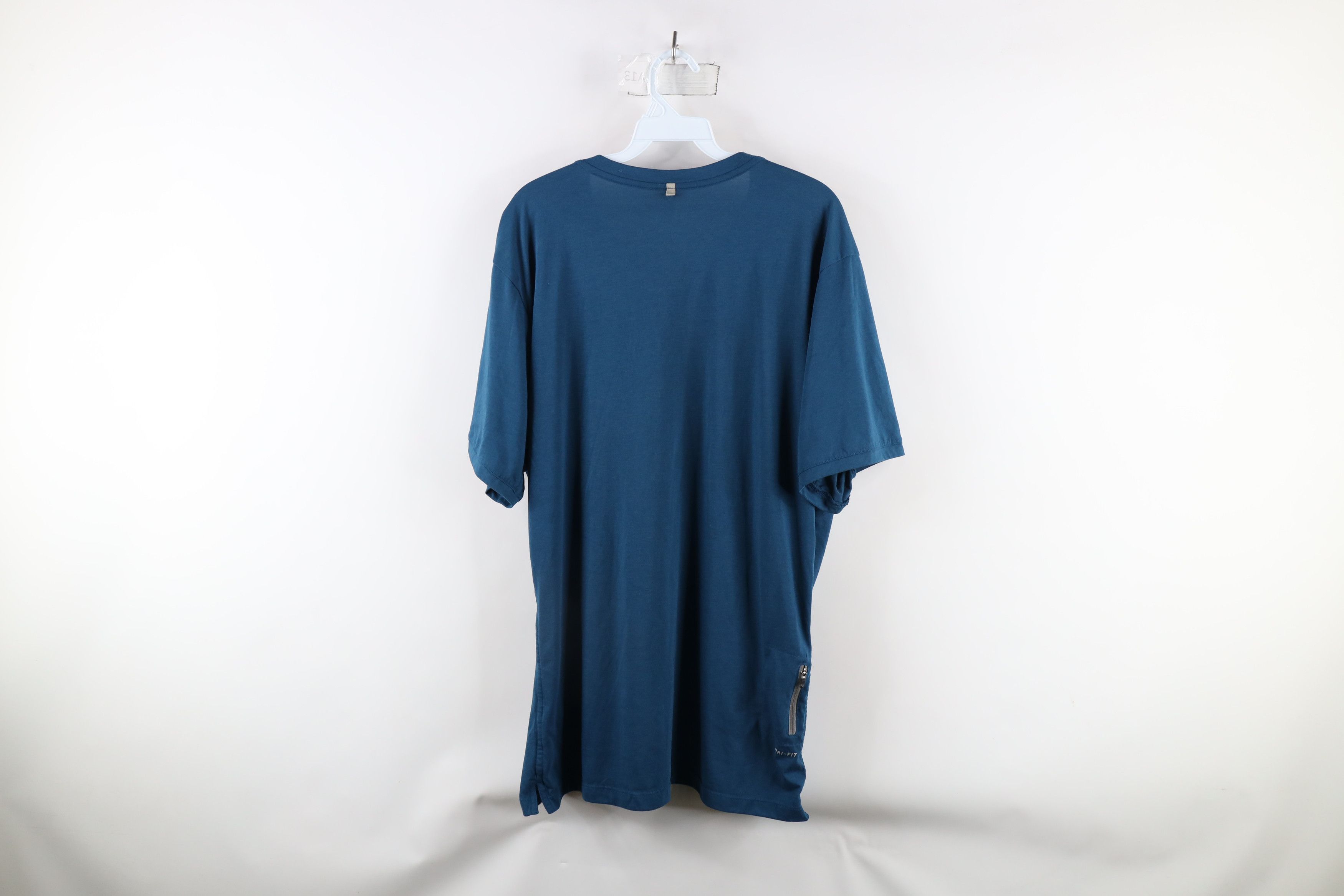 Nike × Vintage Nike Dri-Fit Tailwind Short Sleeve V-Neck T-Shirt Size US XXL / EU 58 / 5 - 13 Thumbnail