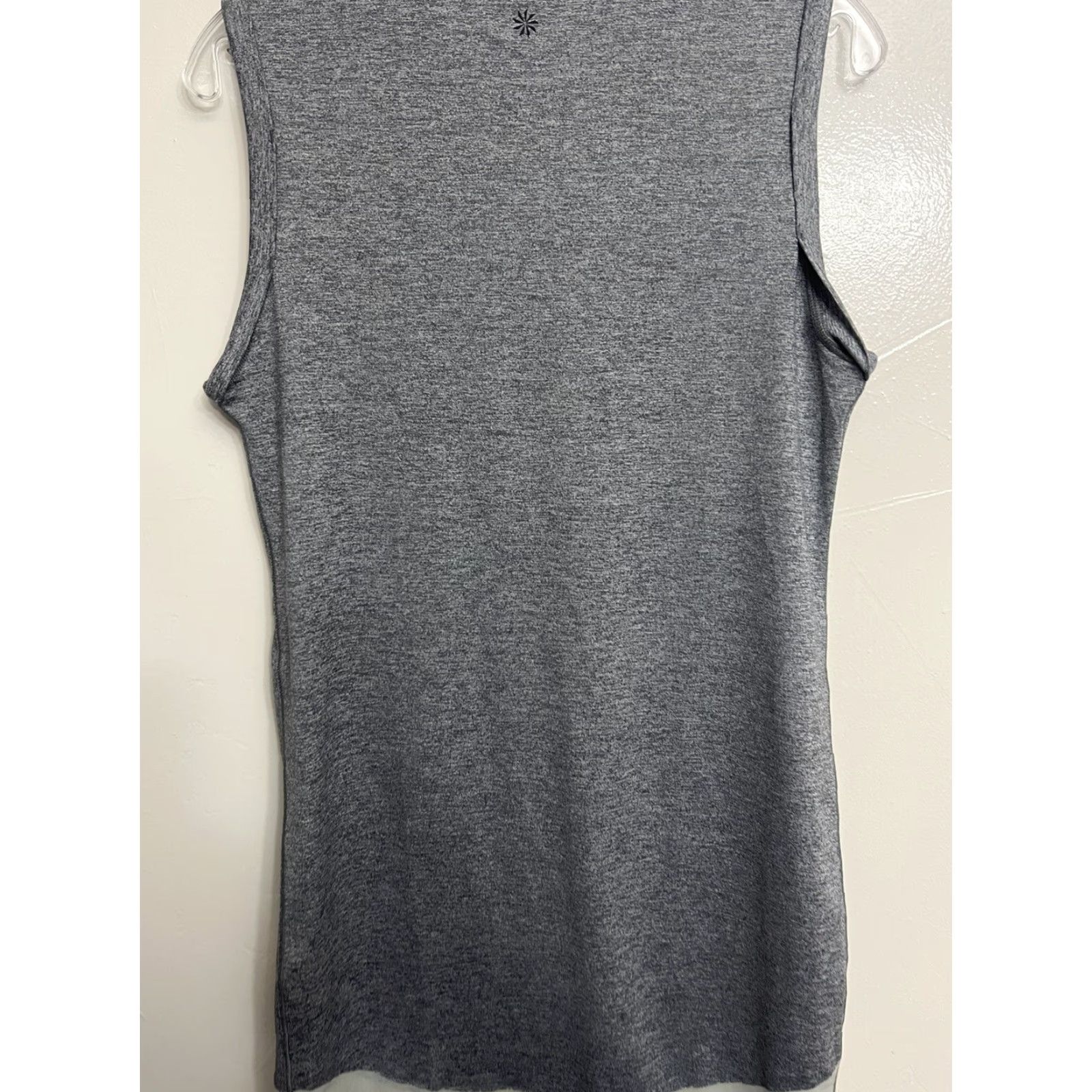 Athleta Athleta Foothill Split Back Sleeveless Top Womens XXS Gray Tank Pullover Crew Neck Activewear 2XS Back Split Size XXS / US 00 / IT 34 - 6 Thumbnail