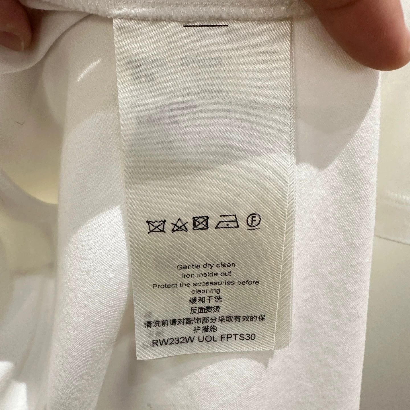 Louis Vuitton LV apr564 Embroidered Logo Chain Short Sleeve Tee L Cotton Size L / US 10 / IT 46 - 4 Thumbnail