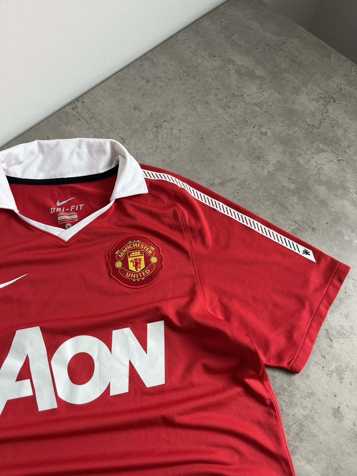 Nike Nike Manchester United Season 2010 Soccer Jersey Size US S / EU 44-46 / 1 - 5 Thumbnail