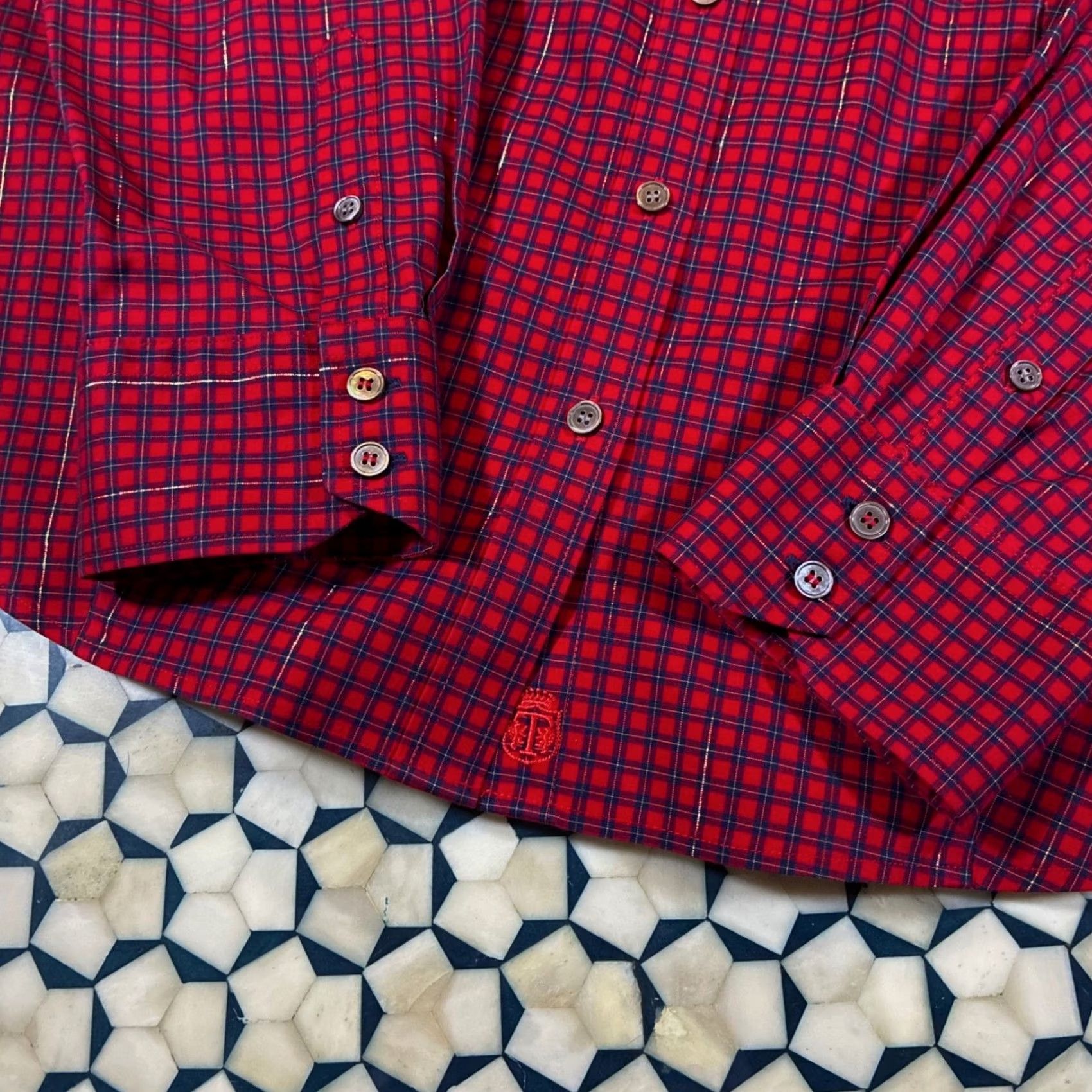 Talbots Talbots Red Plaid Button Down Shirt Women's 10 Wrinkle Resistant Metallic Size L / US 10 / IT 46 - 4 Thumbnail