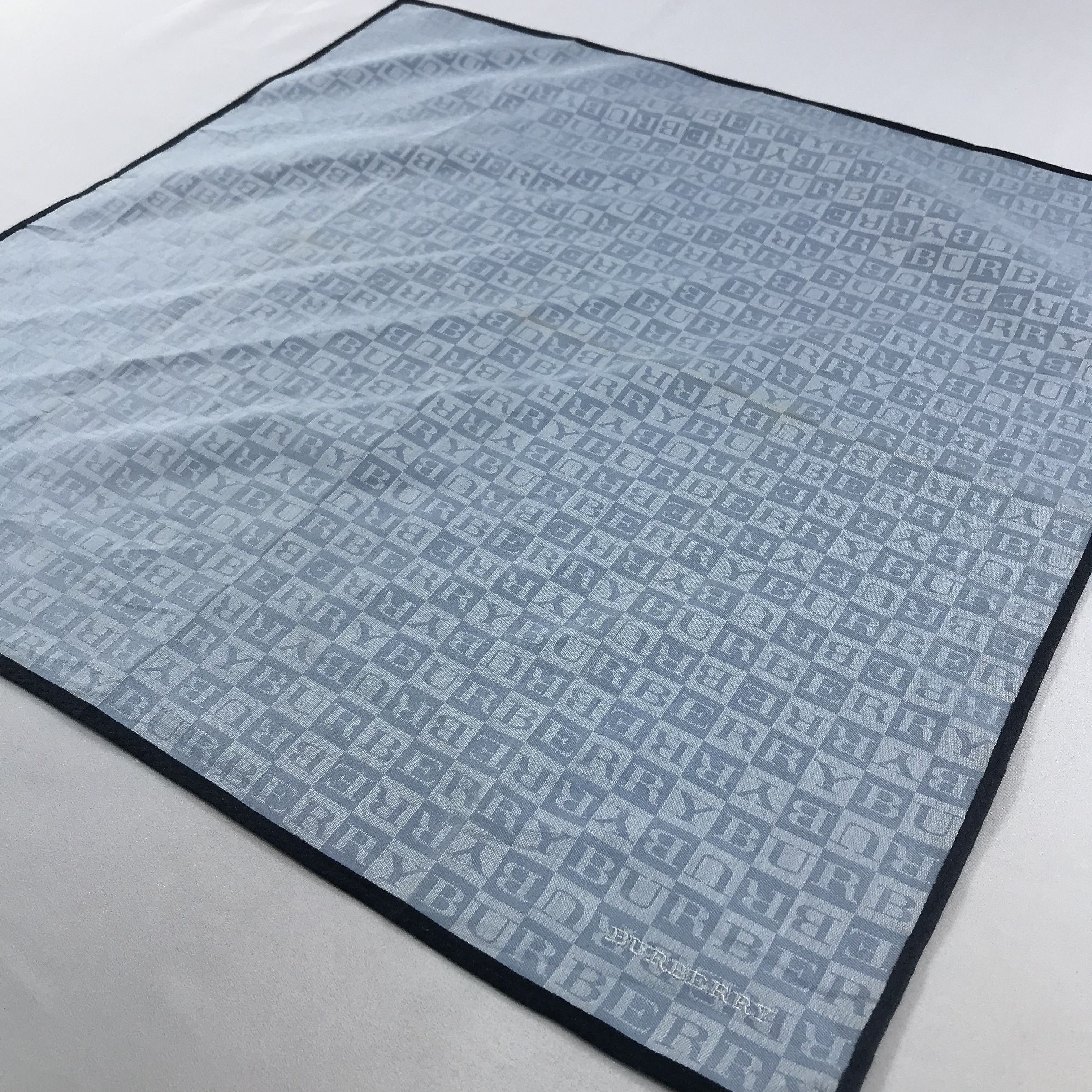Burberry × Vintage Burberry Bandana / Handkerchief / Neckerchief - S2522 Size ONE SIZE - 2 Thumbnail
