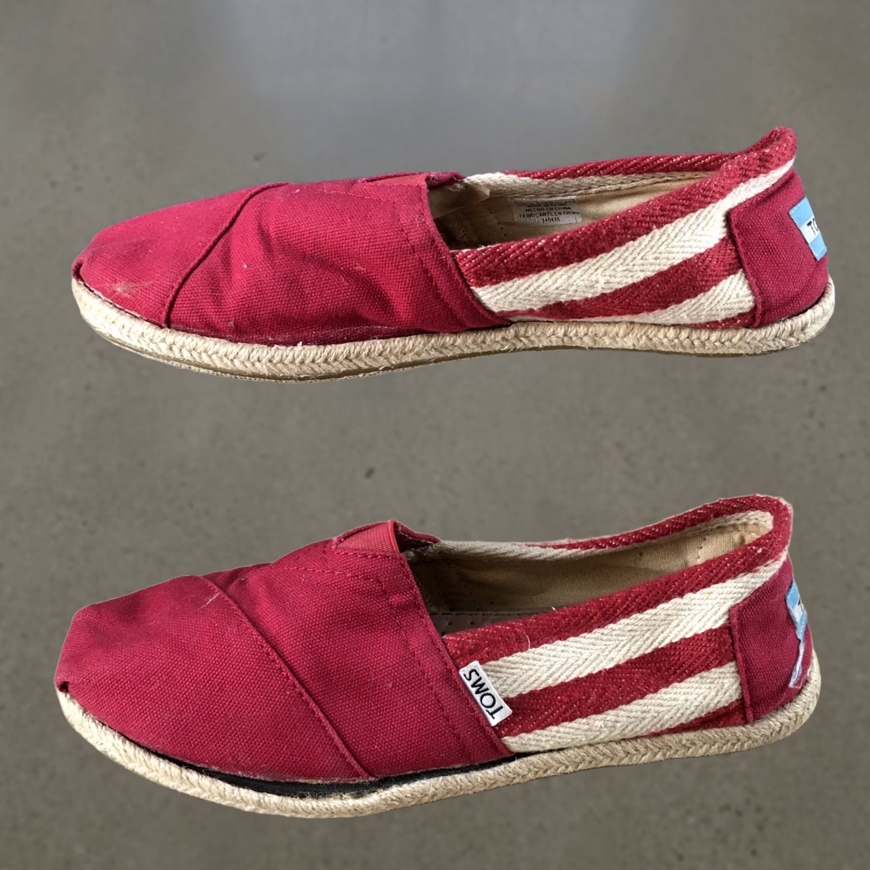 Toms TOMS Womens Slip-On Shoes 7 Classic Red Fabric Low Top Comfort Flat Casual Shoes Size M / US 6-8 / IT 42-44 - 1 Thumbnail