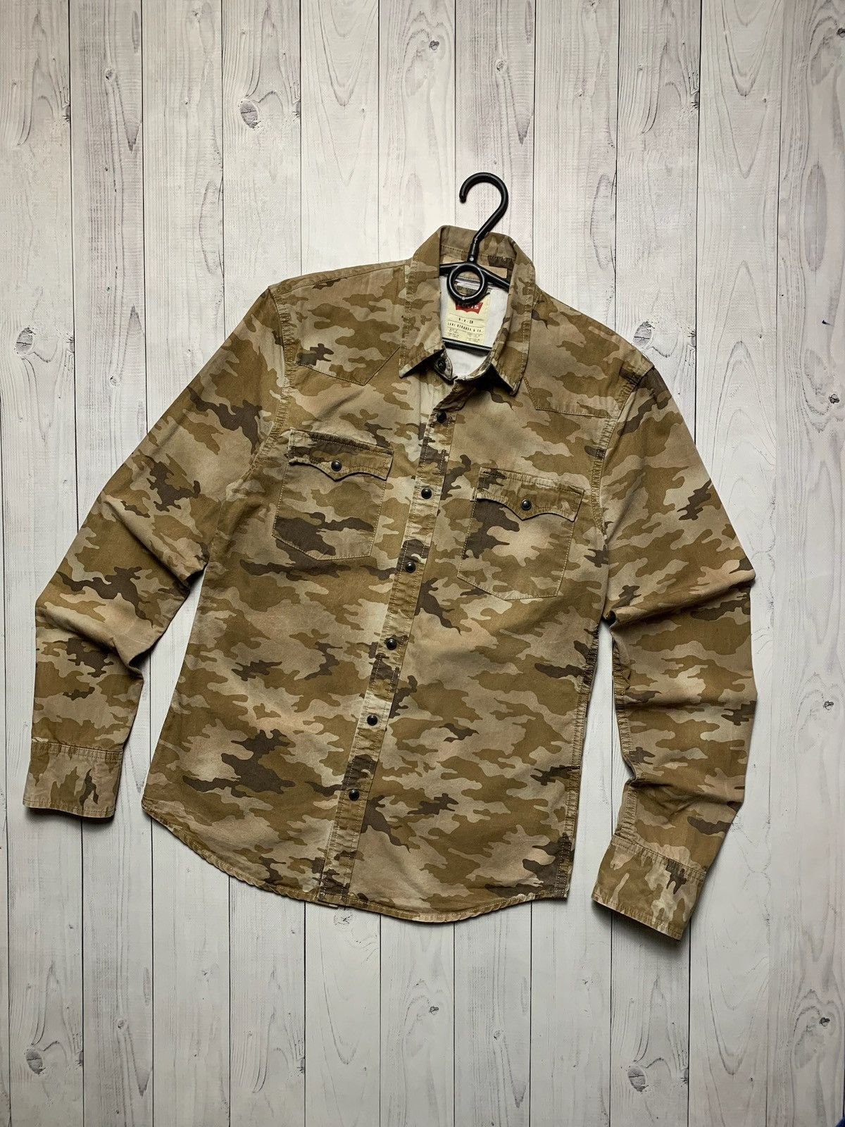 Levi's Vintage Clothing × Vintage Vintage Camo Levi’s denim shirt size S Size US S / EU 44-46 / 1 - 1 Thumbnail