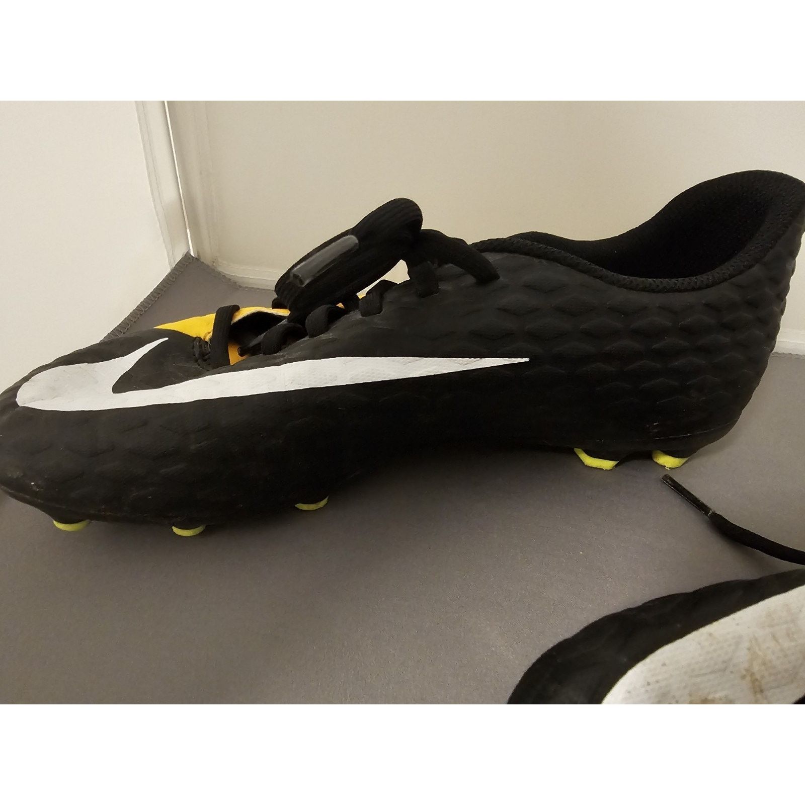 Nike Nike Jr Hypervenom Phelon III FG Kid's 6Y/38.5 Black/Yellow Size US 6 / EU 39 - 6 Thumbnail