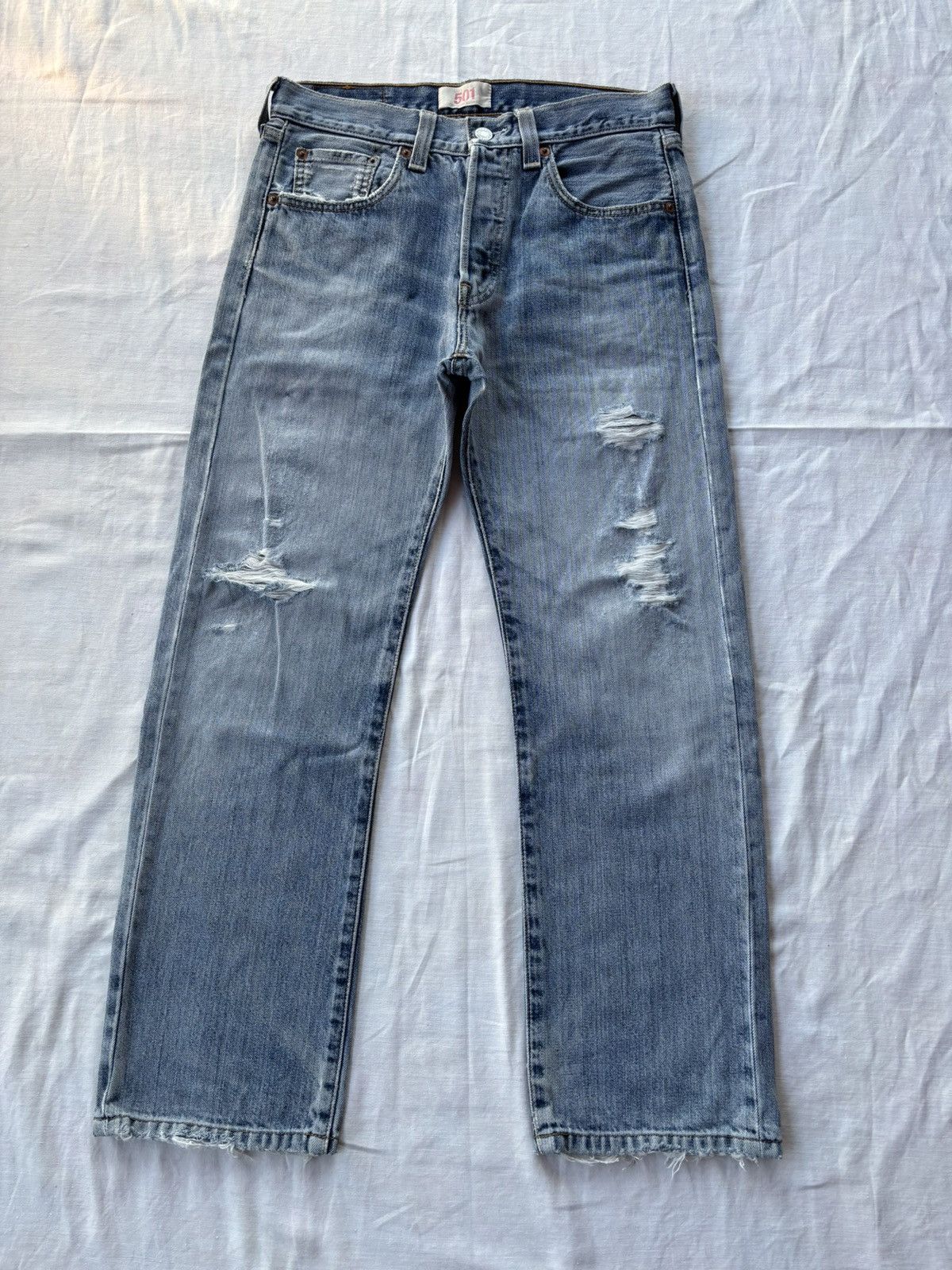 Levi's LEVIS 501 STRAIGHT LEG BUTTON DISTRESSED DENIM JEANS Size US 29 - 1 Thumbnail