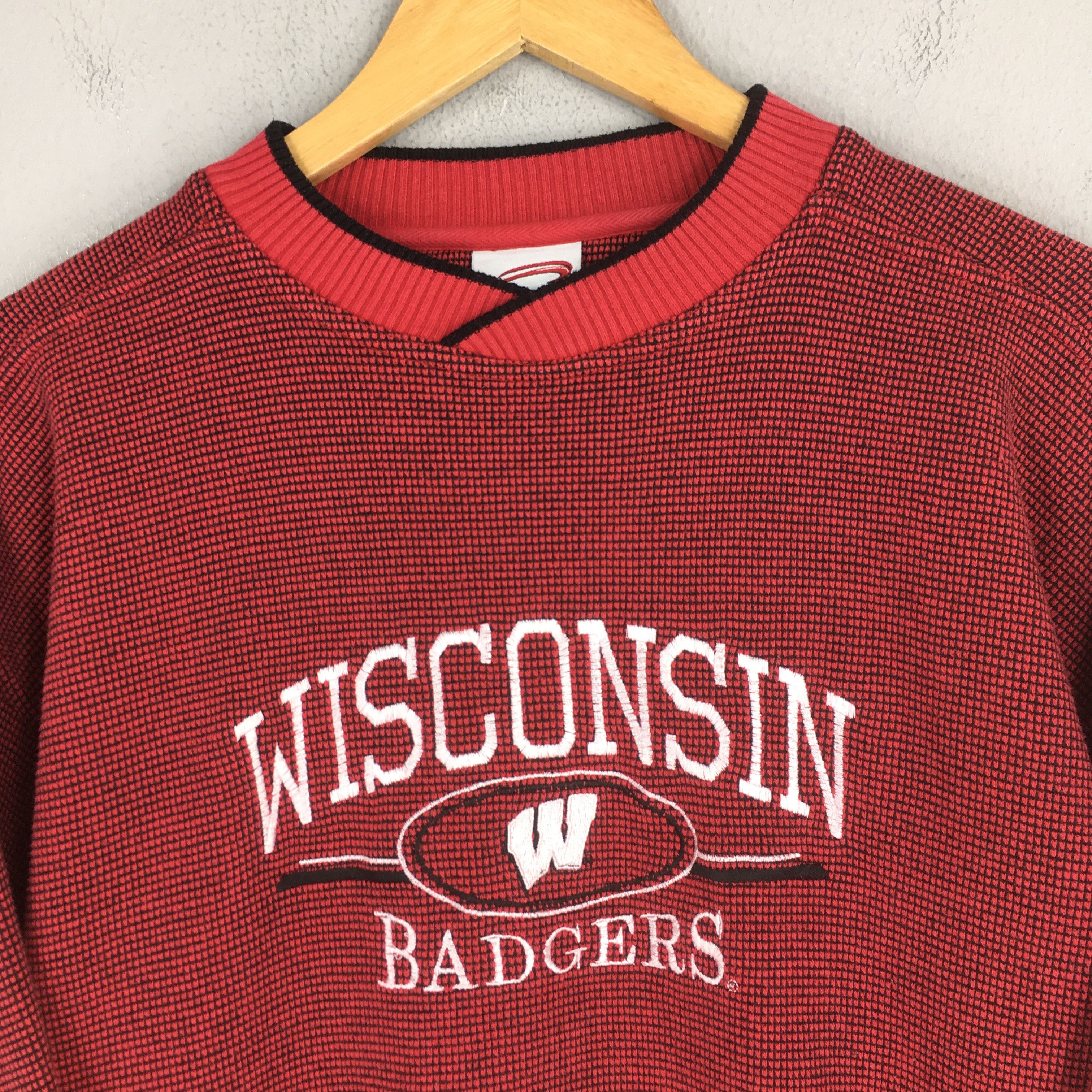 NCAA × Vintage Vintage Wisconsin Badgers Ncaa Football Sweatshirt Large Size US L / EU 52-54 / 3 - 2 Thumbnail
