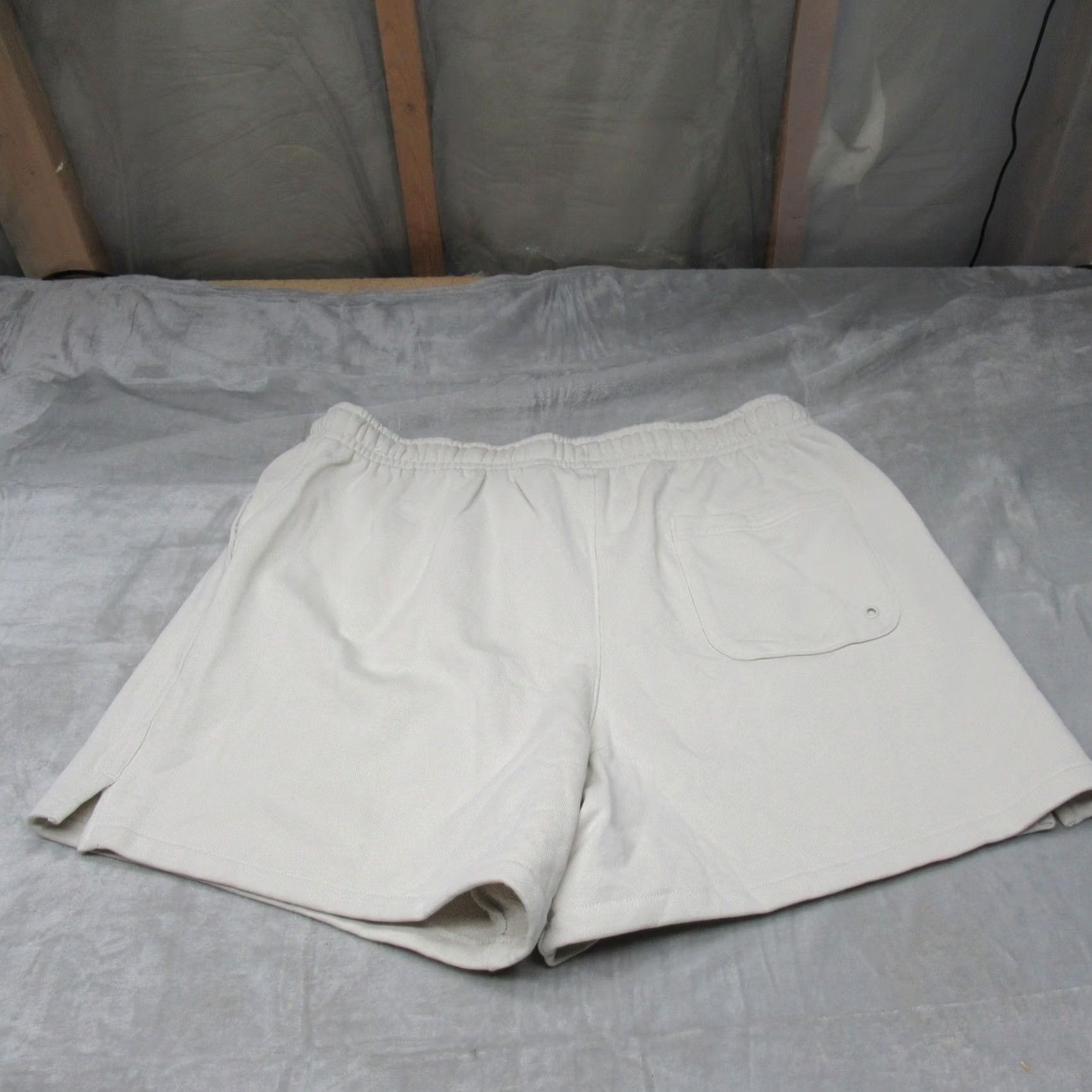 Nike Nike Shorts Mens 2XL Cream Drawstring Pockets Fleece Active Casual NEW Size US 39 - 2 Thumbnail
