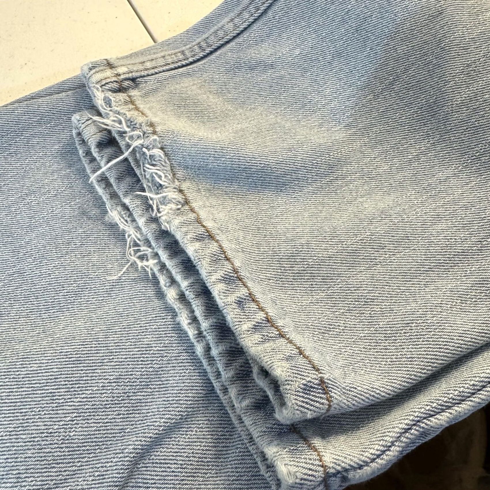 Levi's VINTAGE Levi's 505 Jeans Mens 34x32 Light Wash Blue Straight Fit Denim Zip Fly 5 Pocket Size US 34 / EU 50 - 7 Thumbnail