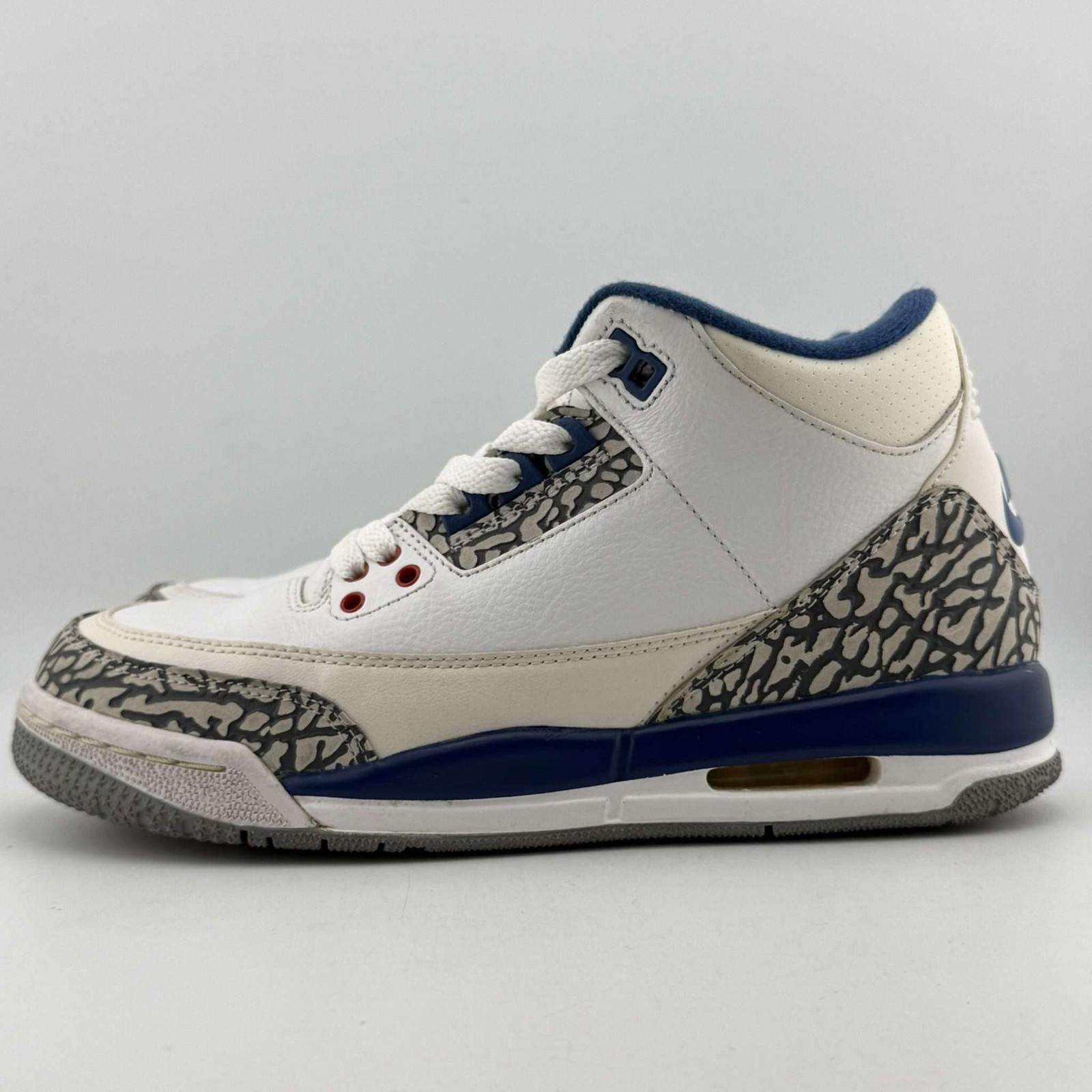 Jordan Brand Air Jordan 3 Retro OG BG White/Fire Red-True Blue 4.5Y Size US 5 / EU 37 - 2 Thumbnail