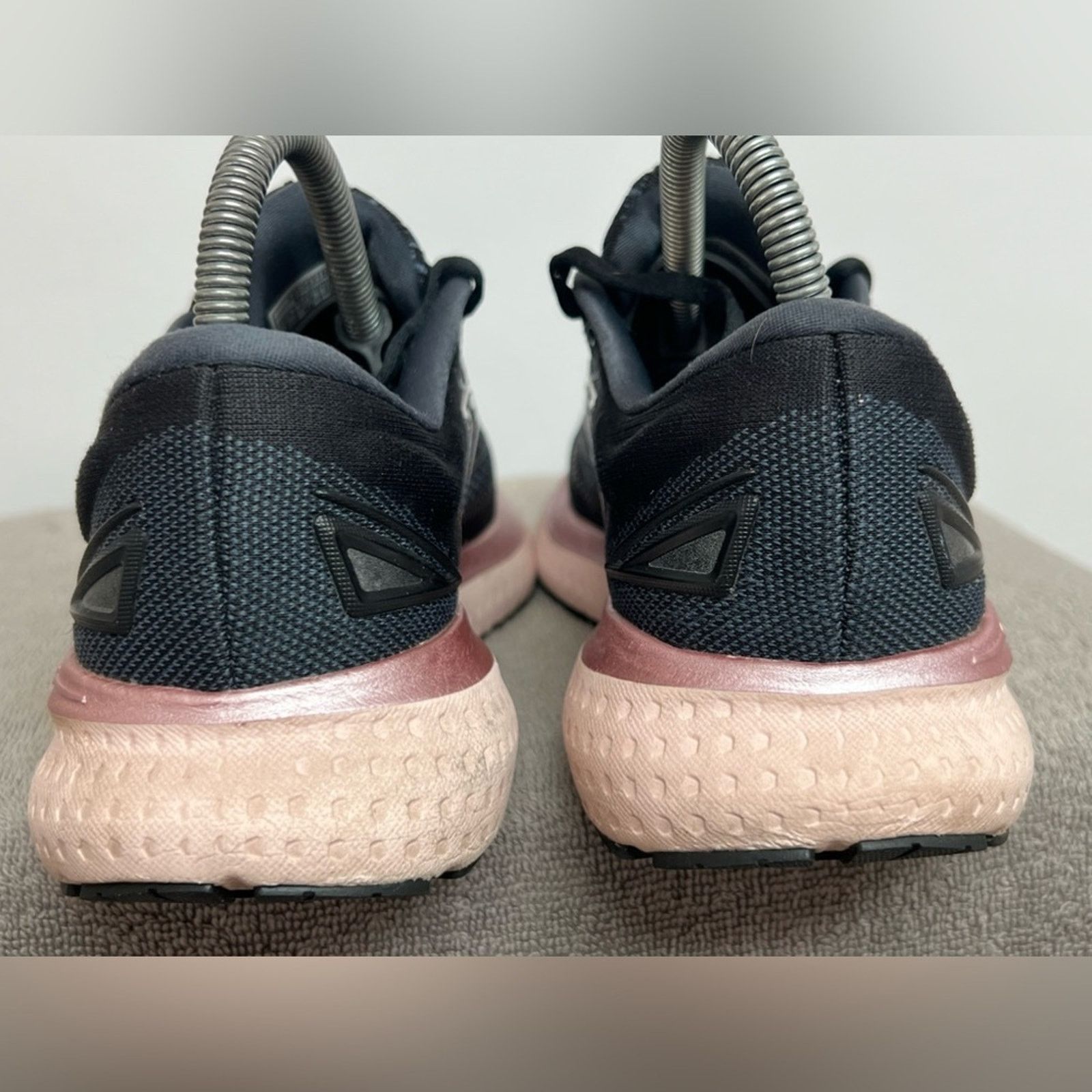 Brooks Brooks Glycerin 19 Women's Size 7 B Black Pink Sneakers Size US 7 / IT 37 - 6 Thumbnail