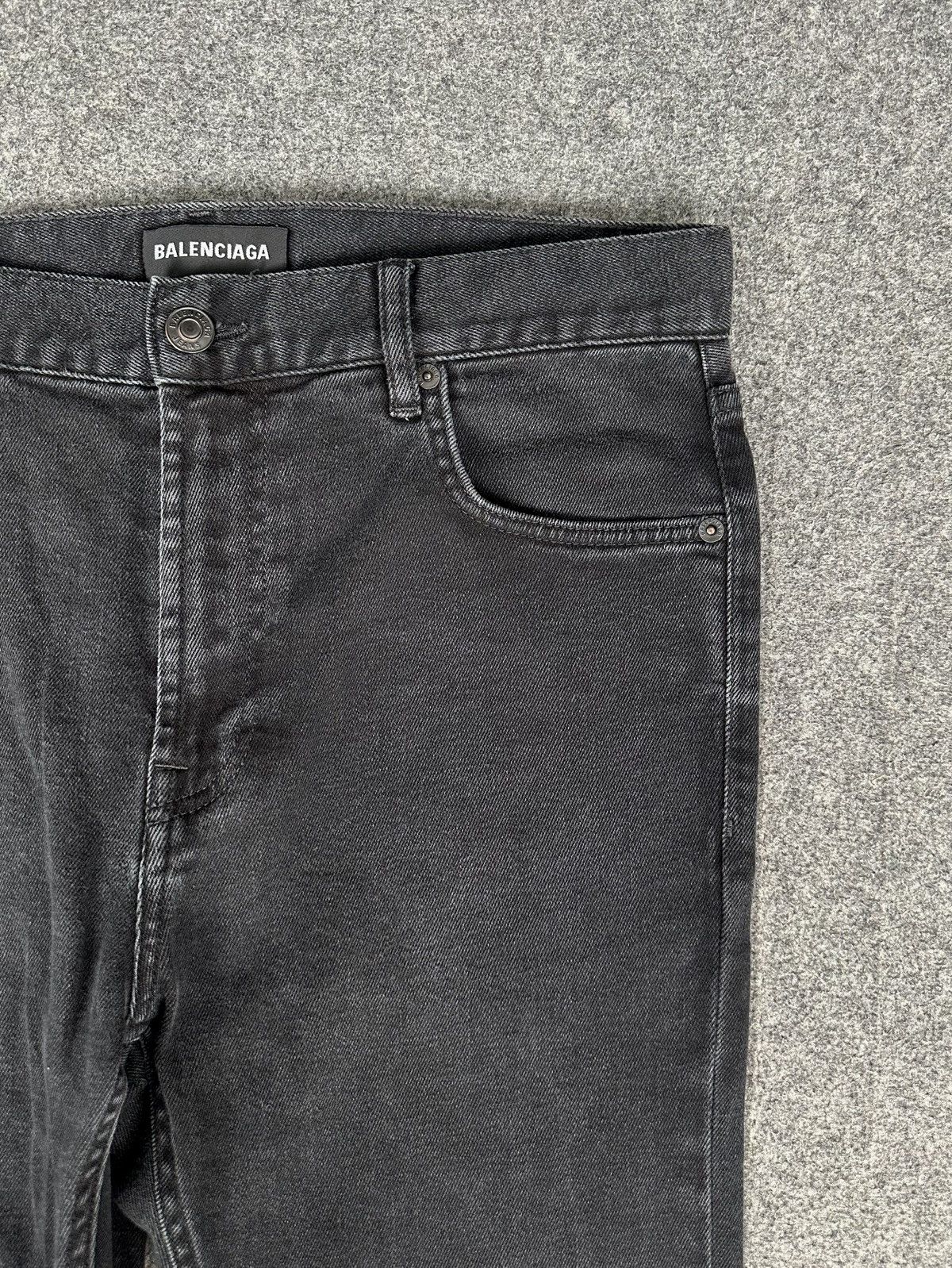 Balenciaga Balenciaga - Demna Gvasalia 2021 Straight Cut Jeans - Washed Size US 32 / EU 48 - 5 Thumbnail