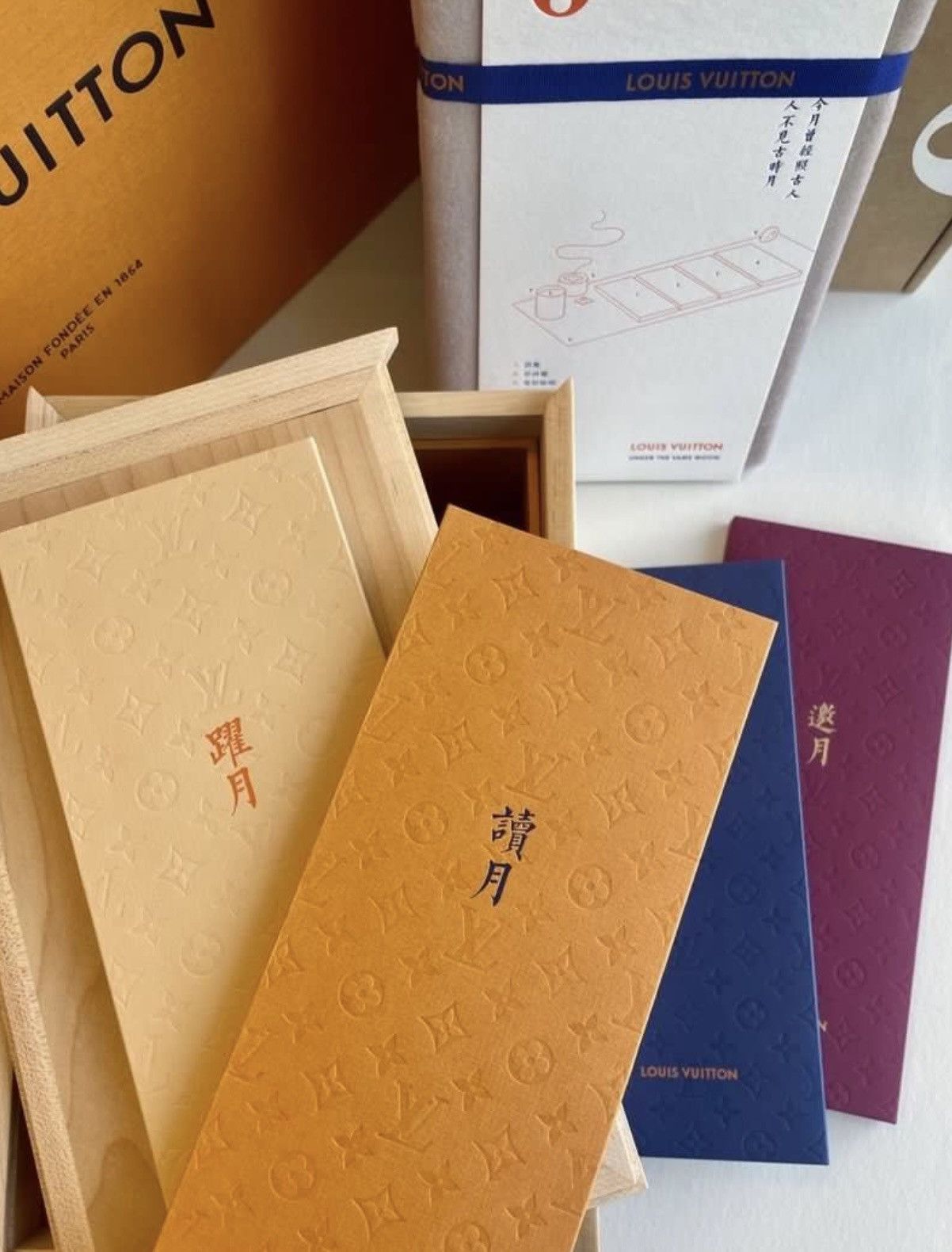 Louis Vuitton 🔥 Rare! Louis Vuitton Chinese poem Candle Set jewelry box Size ONE SIZE - 10 Thumbnail