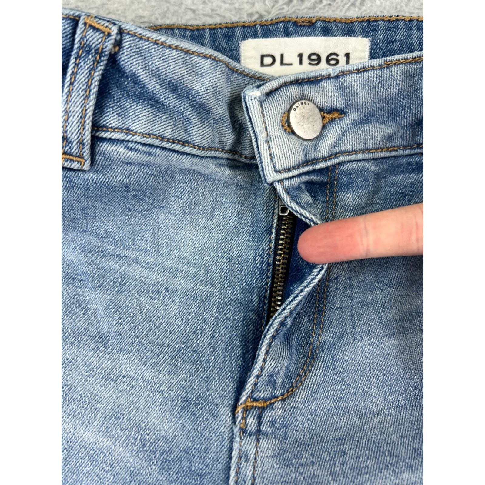 DL1961 DL1961 Jeans Womens 28 Blue Denim Margaux Instascuplt Ankle Skinny 28x27 Distressed City 90s? Wait. Size 28" / US 6 / IT 42 - 5 Thumbnail