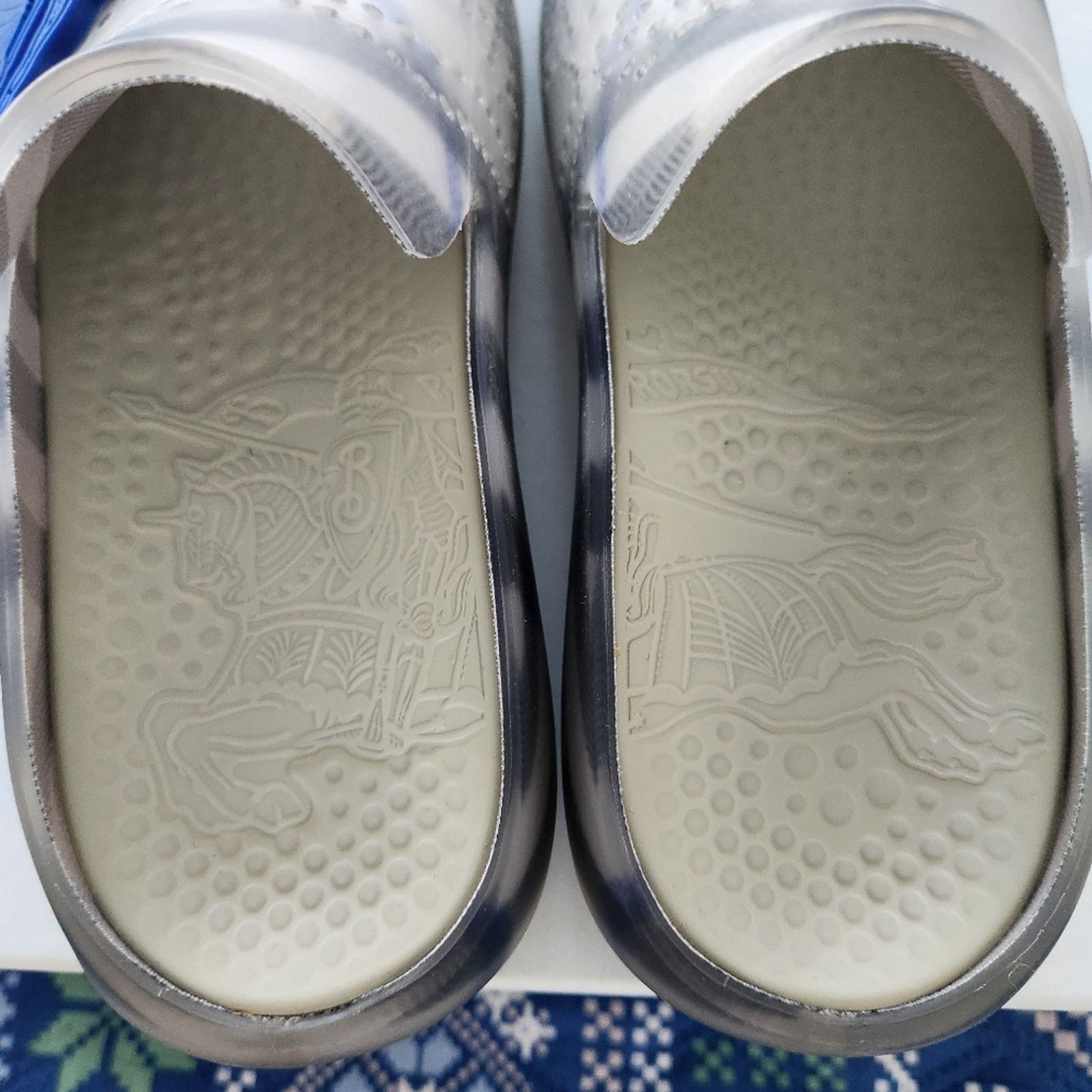 Burberry Authentic Burberry Stingray Check Slide Sandals 36 Unisex Size US 5 / IT 35 - 4 Thumbnail