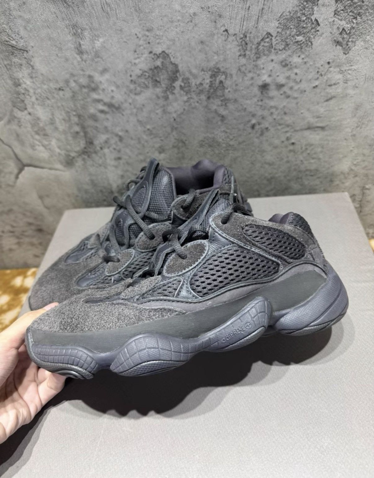 Adidas Adidas Yeezy 500 Utility Black K37 Size US 7 / IT 37 - 2 Thumbnail
