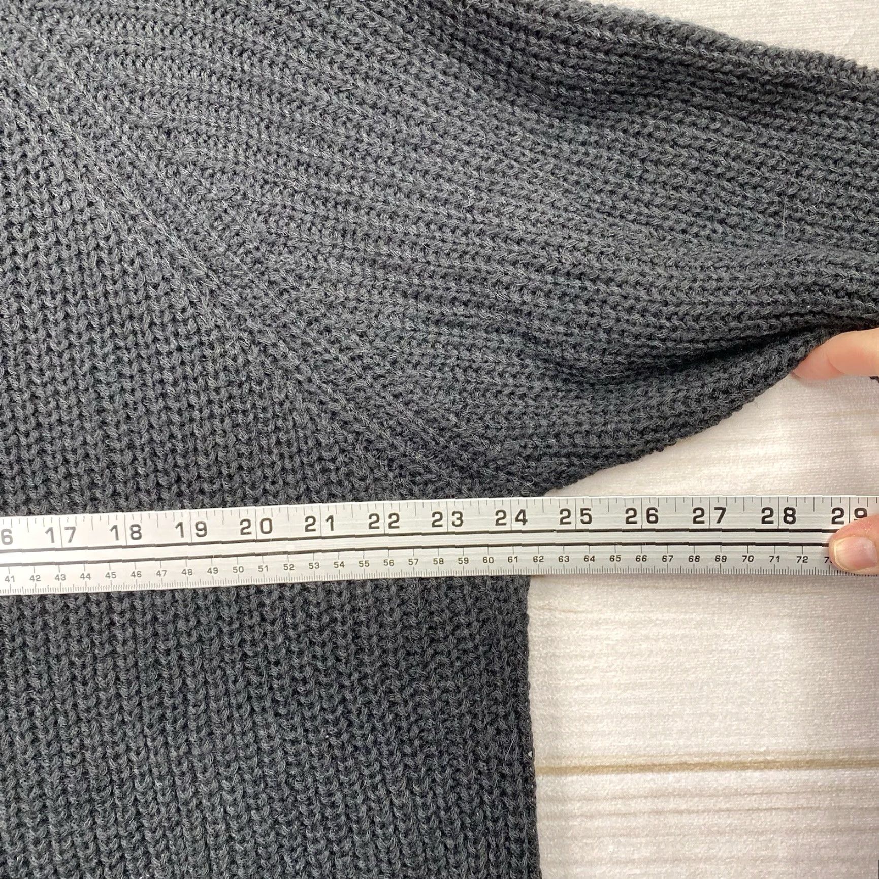 Vintage Love Tree Sweater 3X Black Oversized V-Neck Cable-Knit Pullover Women's Winter Knit Sweater NWT Size XXL / US 16-18 / IT 52-54 - 7 Thumbnail