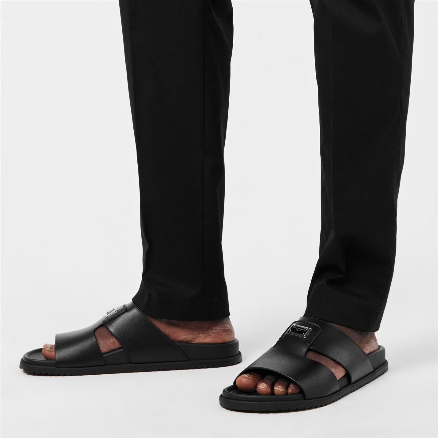 Dolce & Gabbana o1g2r1mq0426 Plaque Flat Sandals in Black Size US 9 / EU 42 - 3 Thumbnail