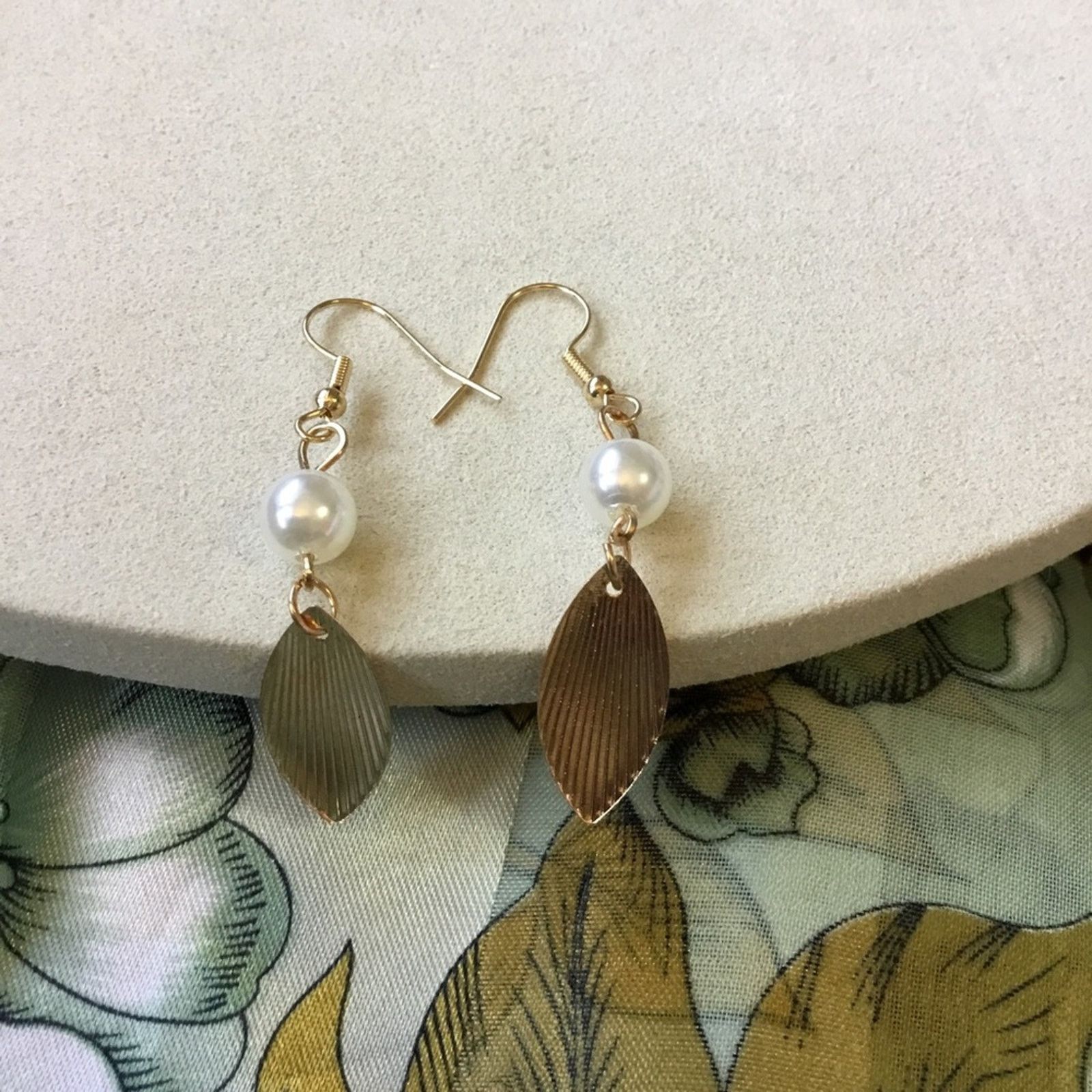 Other Gold & Pearl Feather Drop Earrings Size ONE SIZE - 6 Thumbnail