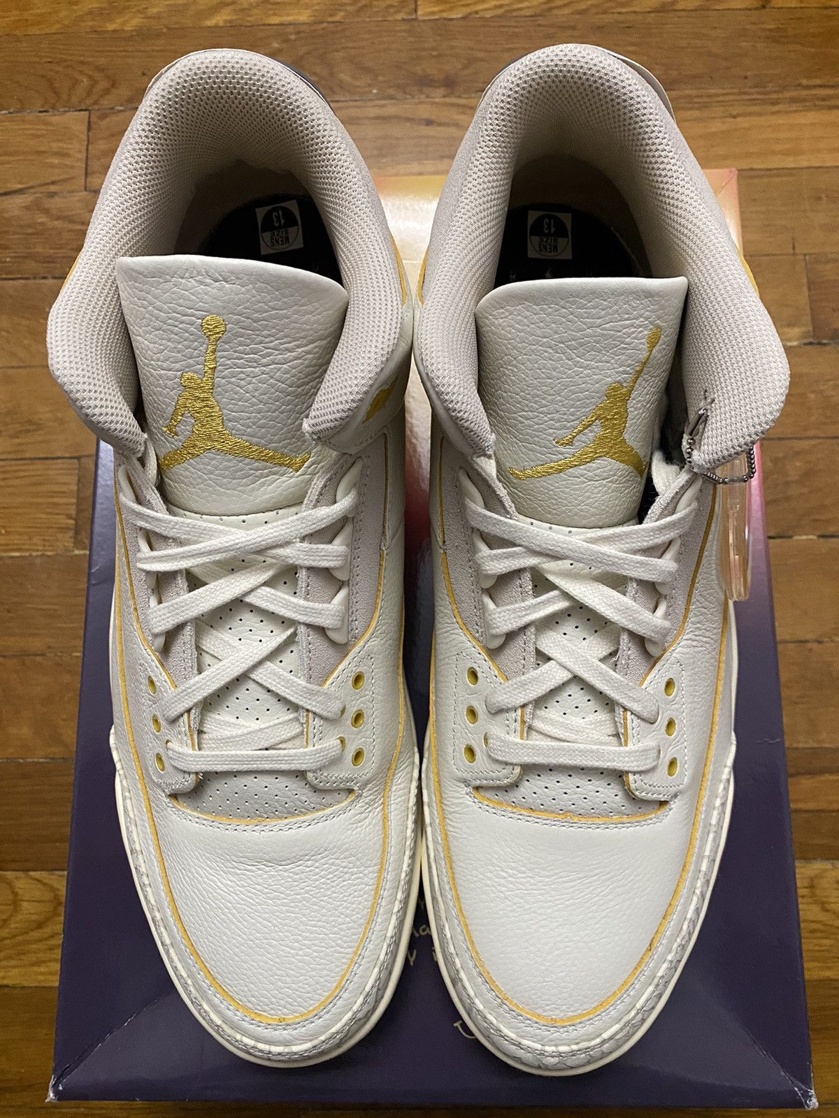 Jordan Brand Size 12 - Jordan 3 Retro J Balvin Medellín Sunset Men’s Size US 12 / EU 45 - 4 Thumbnail