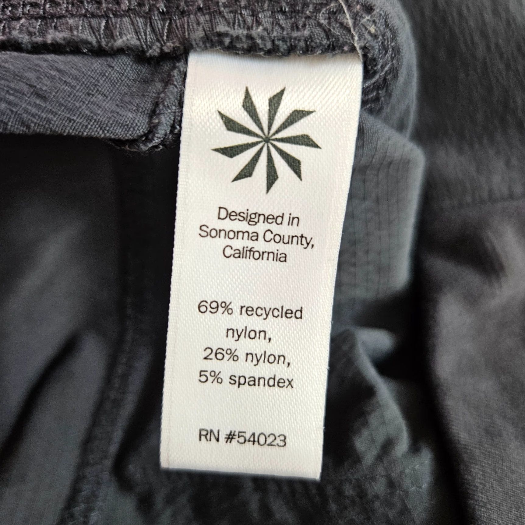 Athleta Athleta Womens Joggers Sz 12 Black Nylon Blend Activewear Pants 28 Inseam Size 34" / US 12 / IT 48 - 6 Thumbnail