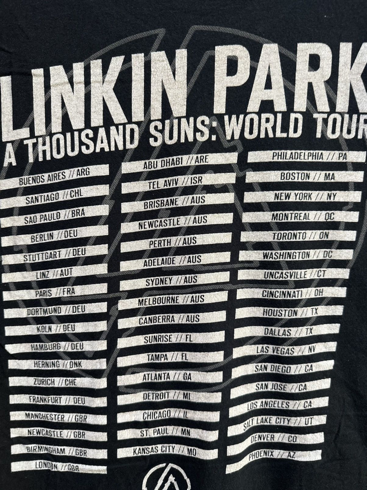 Band Tees Vintage Linkin Park A Thousand Suns: World Tour Faded Tee Size US M / EU 48-50 / 2 - 6 Thumbnail