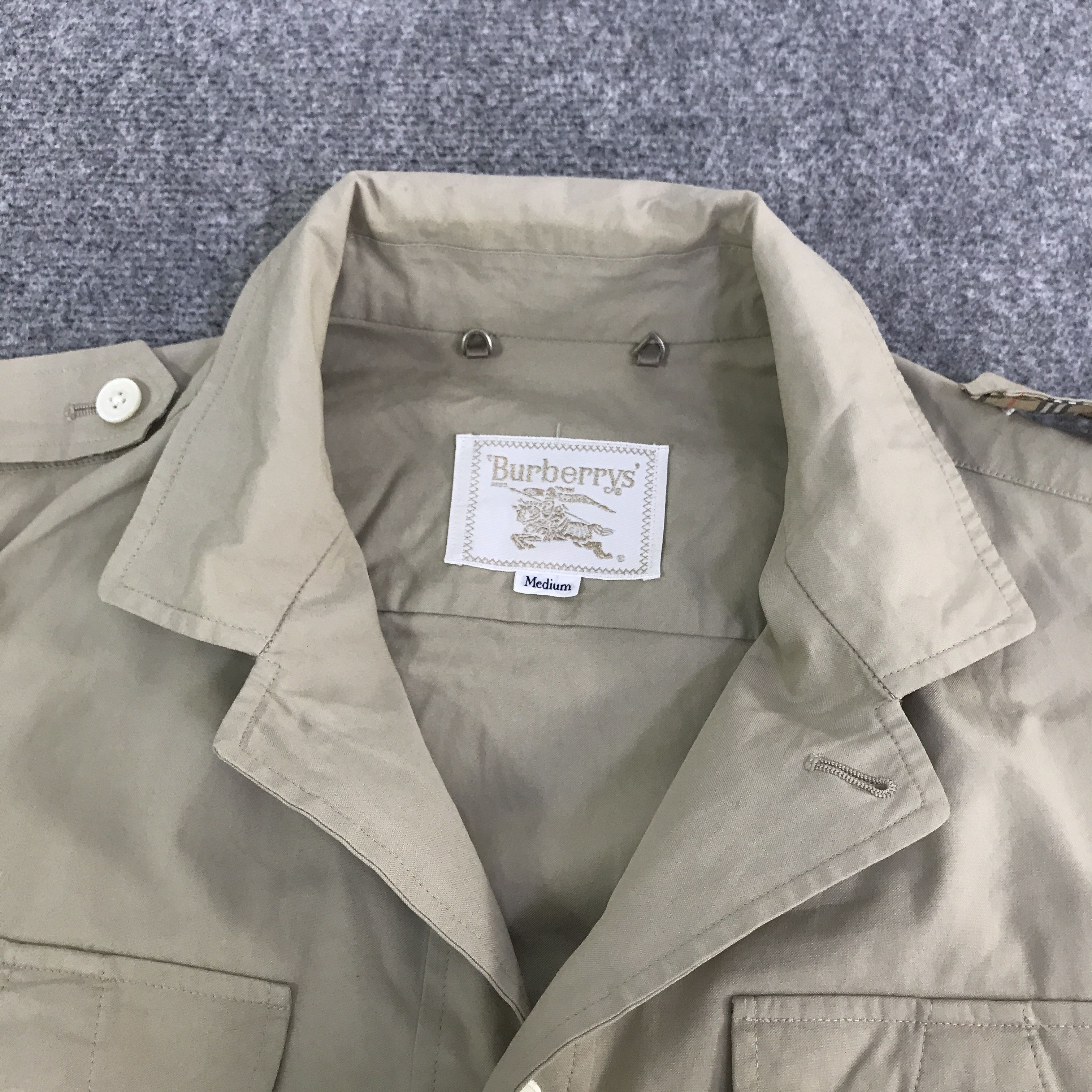 Burberry Vintage burberry Button Design Woman jacket K128B7 Size US M / EU 48-50 / 2 - 5 Thumbnail