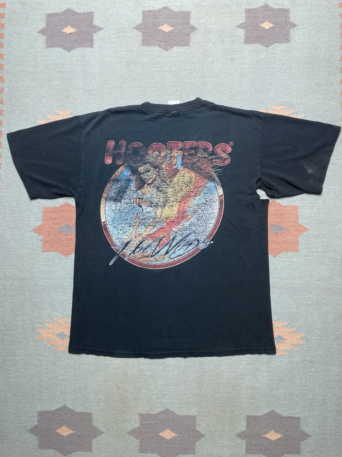 Vintage t shirt hooters restaurant hot wings angel distressed fade L Size US L / EU 52-54 / 3 - 7 Thumbnail