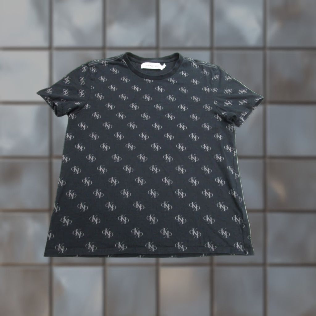 Calvin Klein VINTAGE Calvin Klein Graphic Print Short Sleeve T-Shirt Mens M Black Size US M / EU 48-50 / 2 - 1 Thumbnail