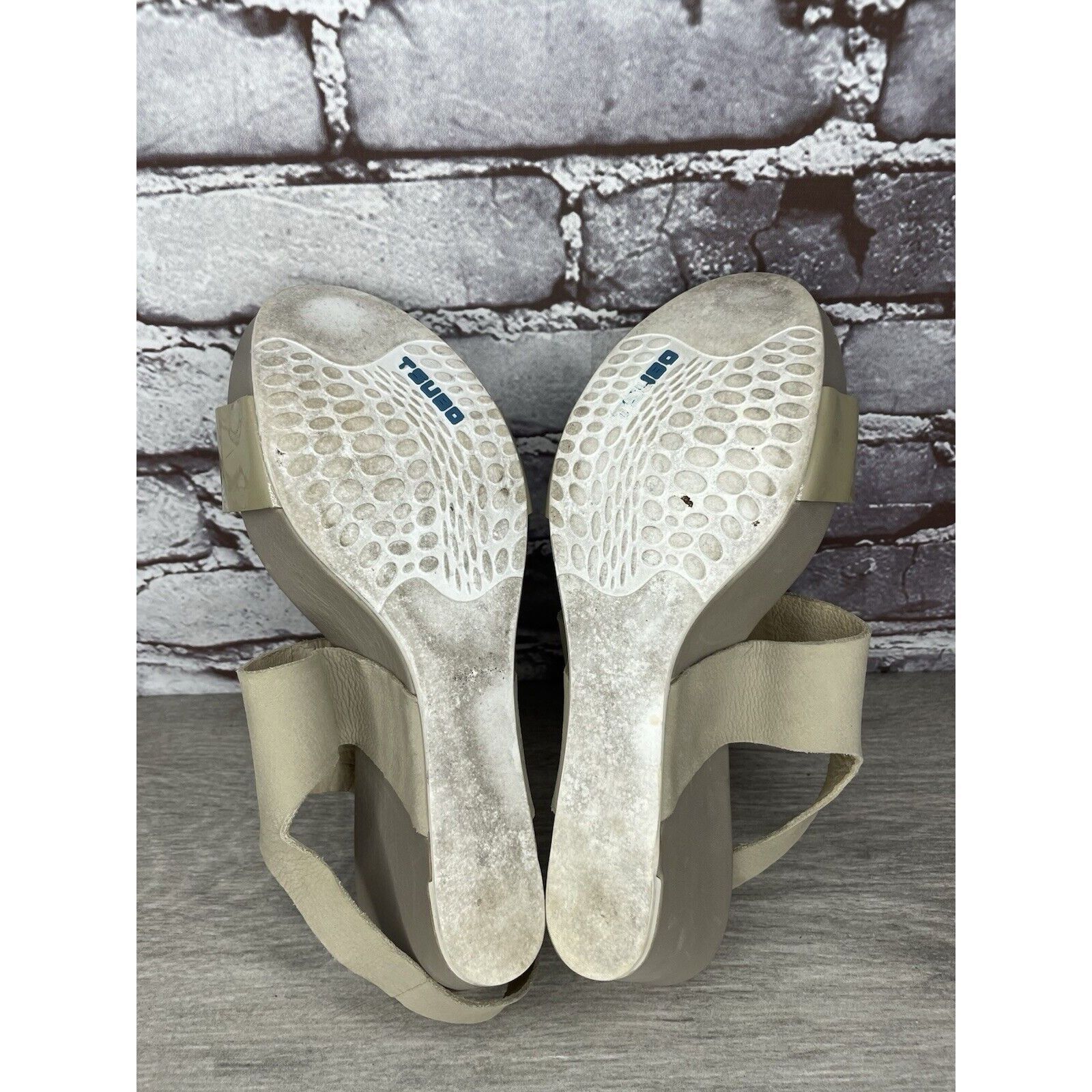 TSUBO TSUBO Taupe Soft Leather Patent Open Toe Strap Wedge Sandals Size US 8.5 / IT 38.5 - 22 Thumbnail