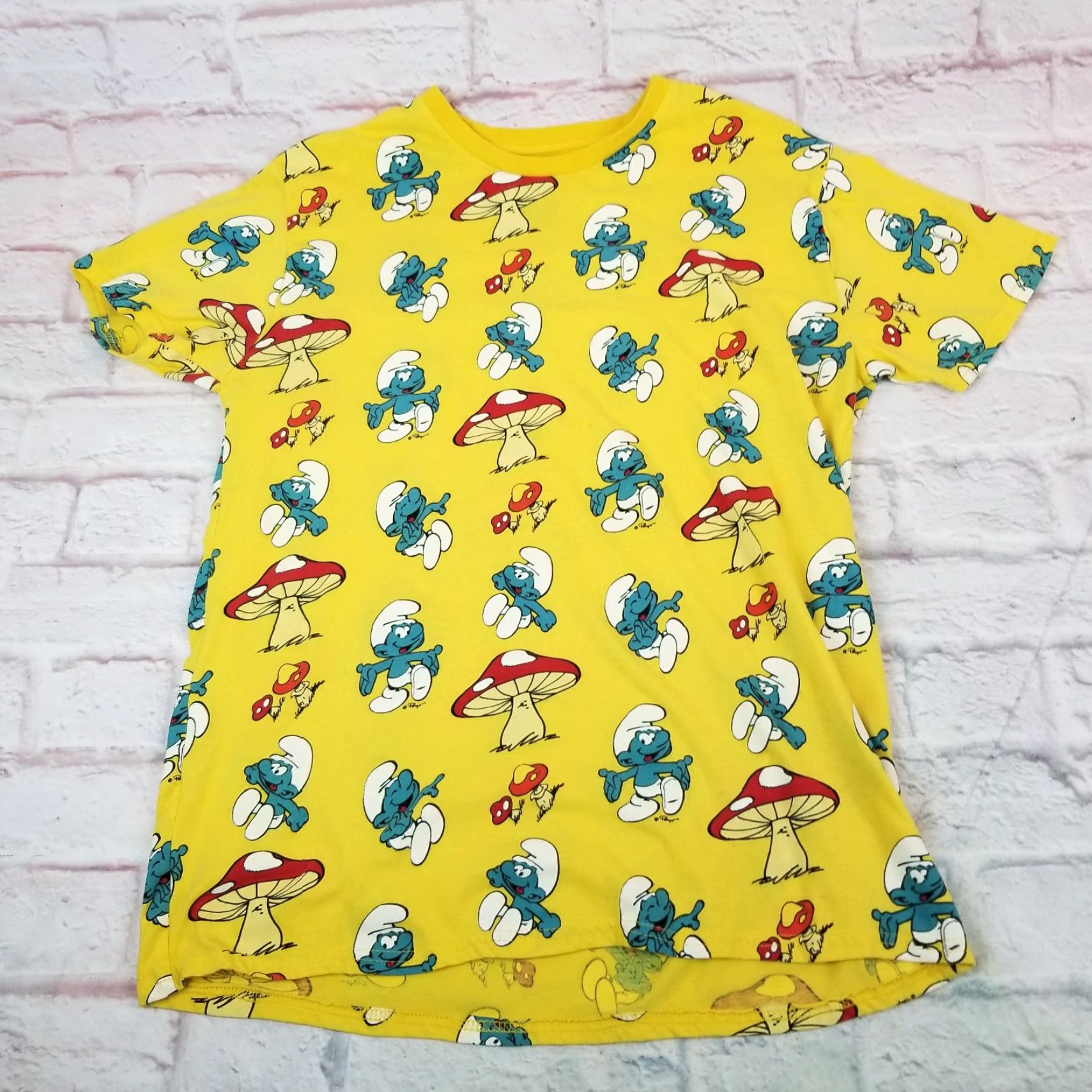 Vintage Smurfs T-Shirt Mens Large Yellow Retro All over print Short Sleeve Size US L / EU 52-54 / 3 - 2 Thumbnail